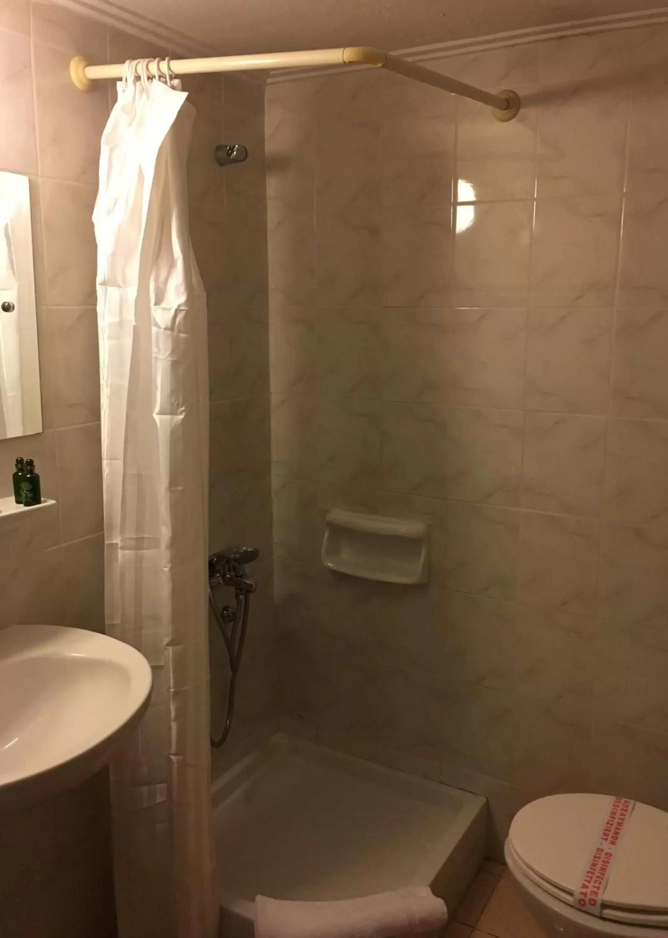 Budget Double or Twin Room in Esperia Hotel Budget Double or Twin Room in Esperia Hotel