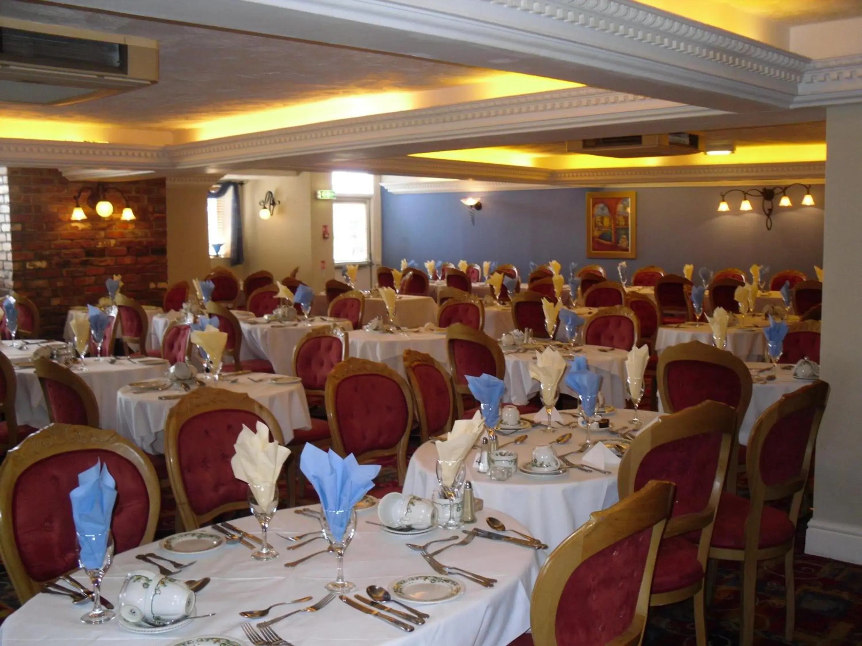 Banquet/Function facilities, Restaurant/Places to Eat in Tiffany's Hotel