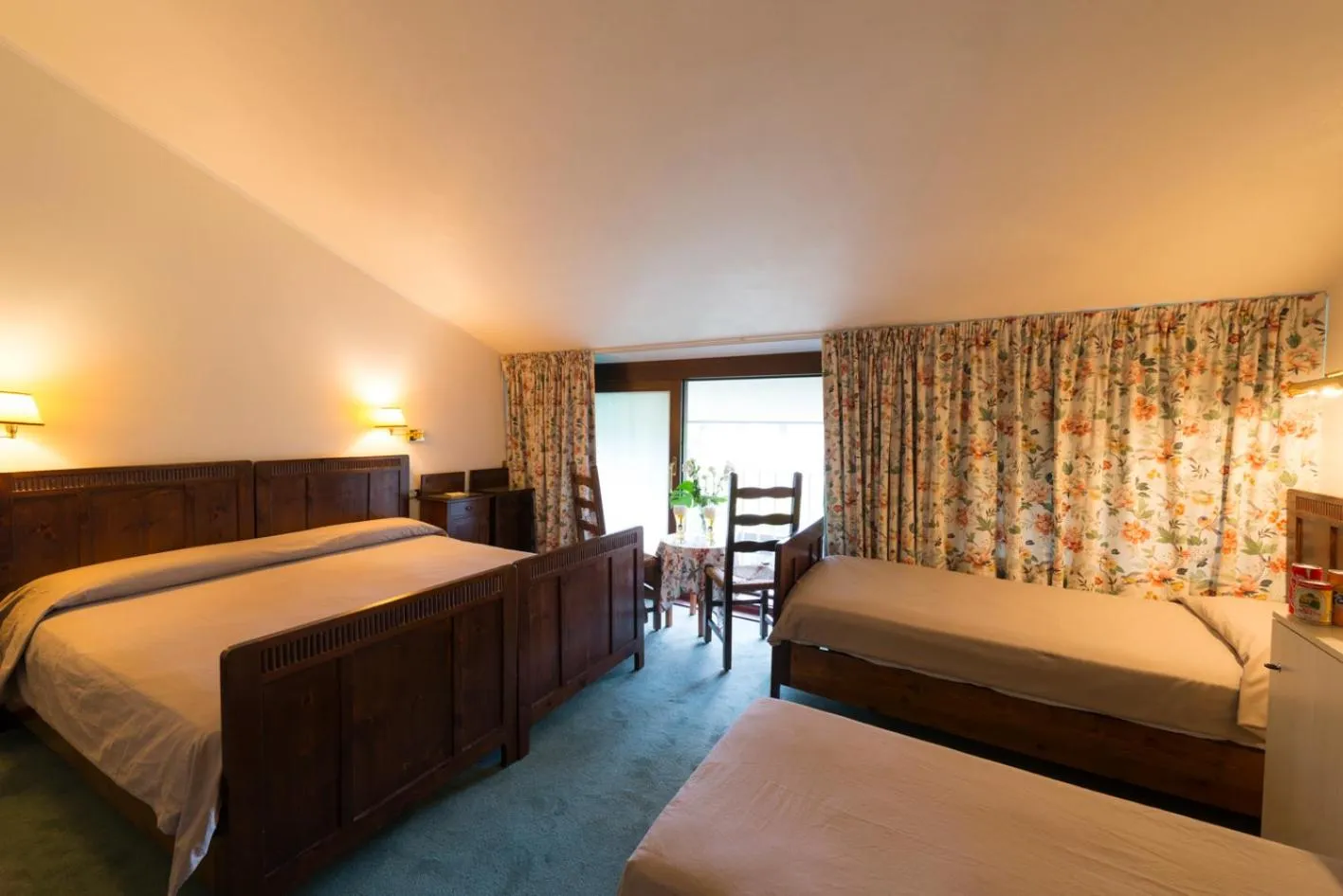 Photo of the whole room, Bed in Relais Leon d'Oro