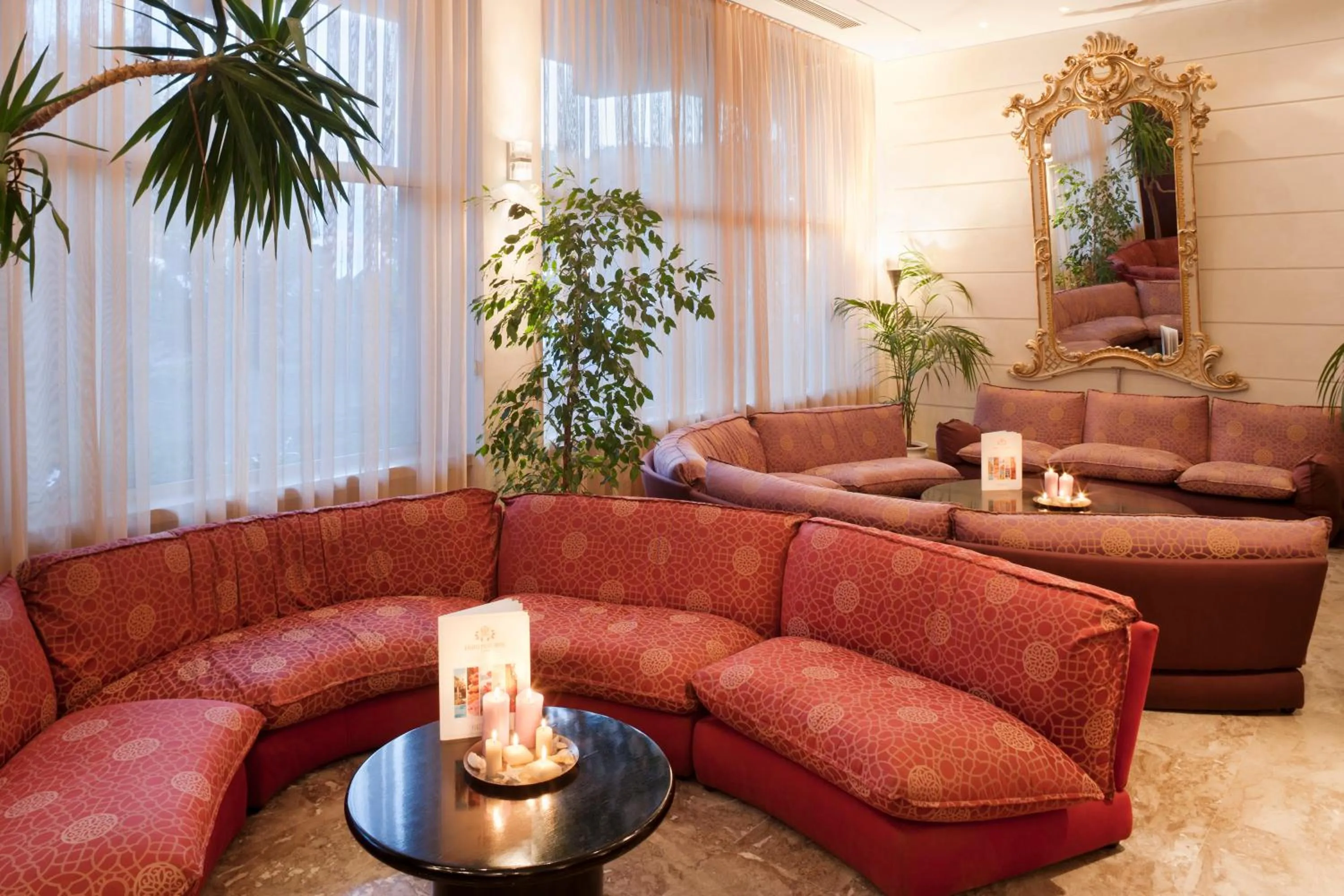 Lobby or reception in Reginna Palace Hotel