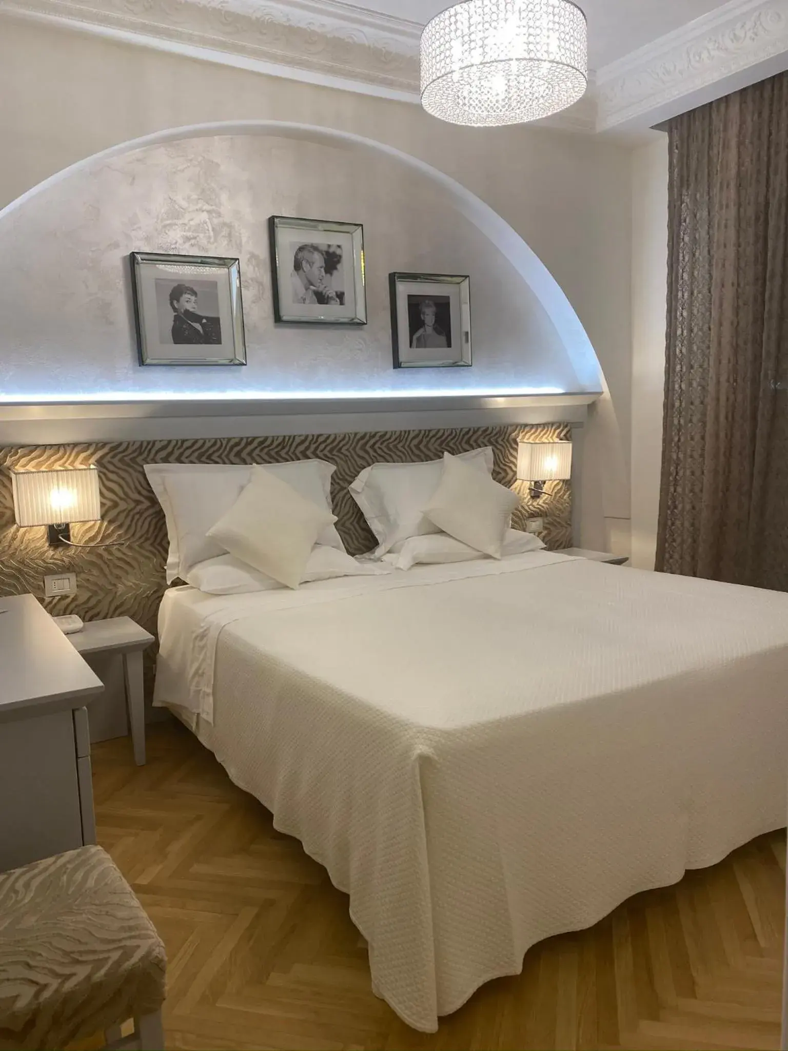 Bed in Hotel Aurelia