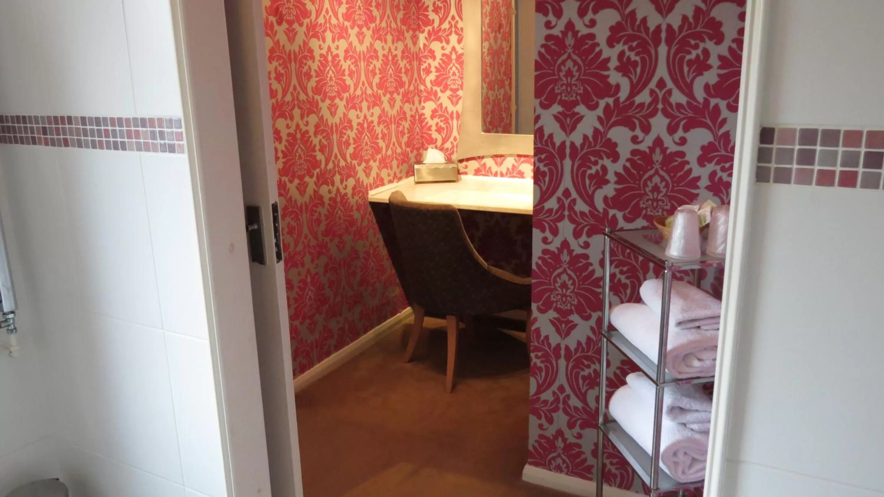 Bathroom in The Lion Waddesdon