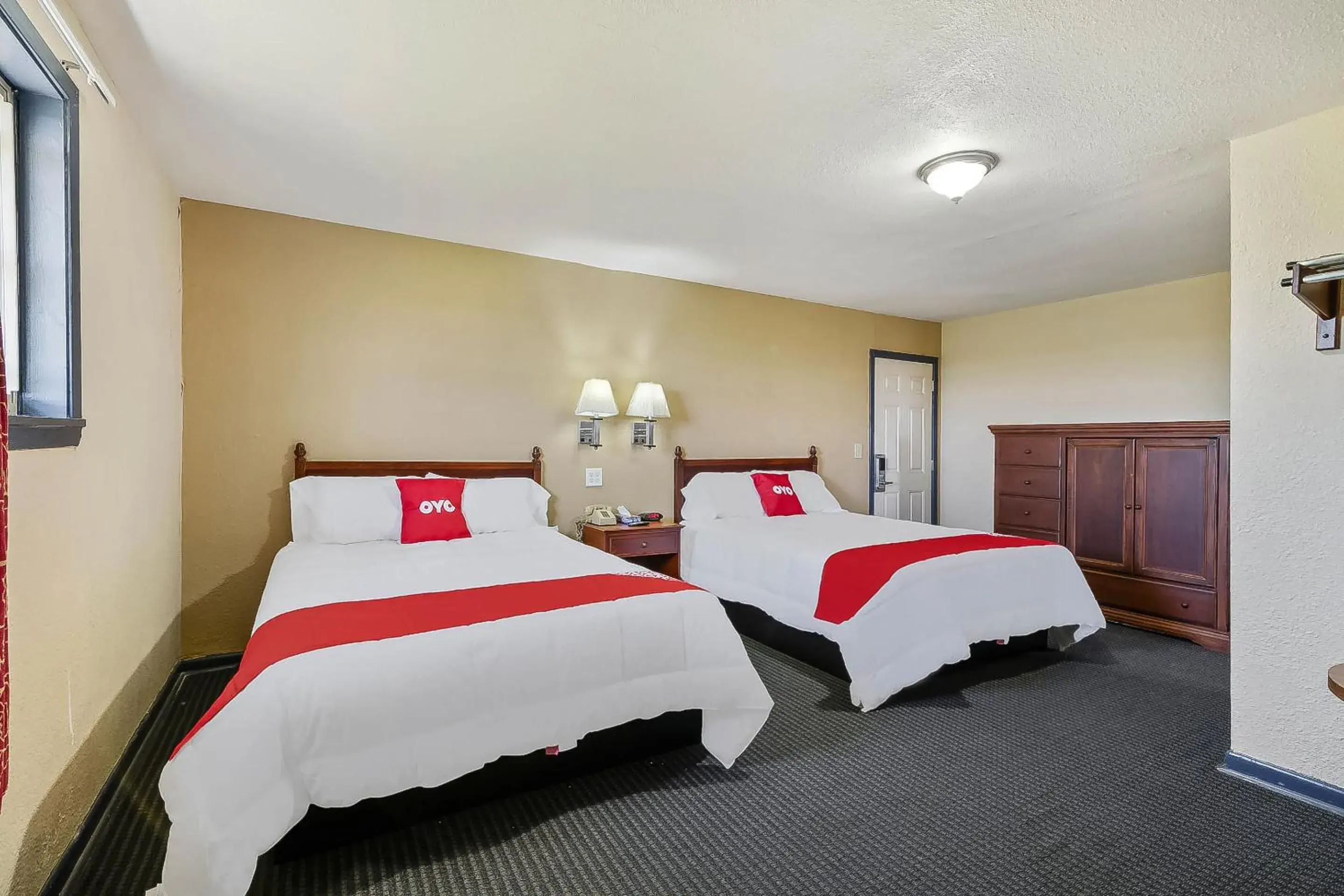 Bedroom, Bed in OYO Hotel Luling TX Downtown I-10/US-90