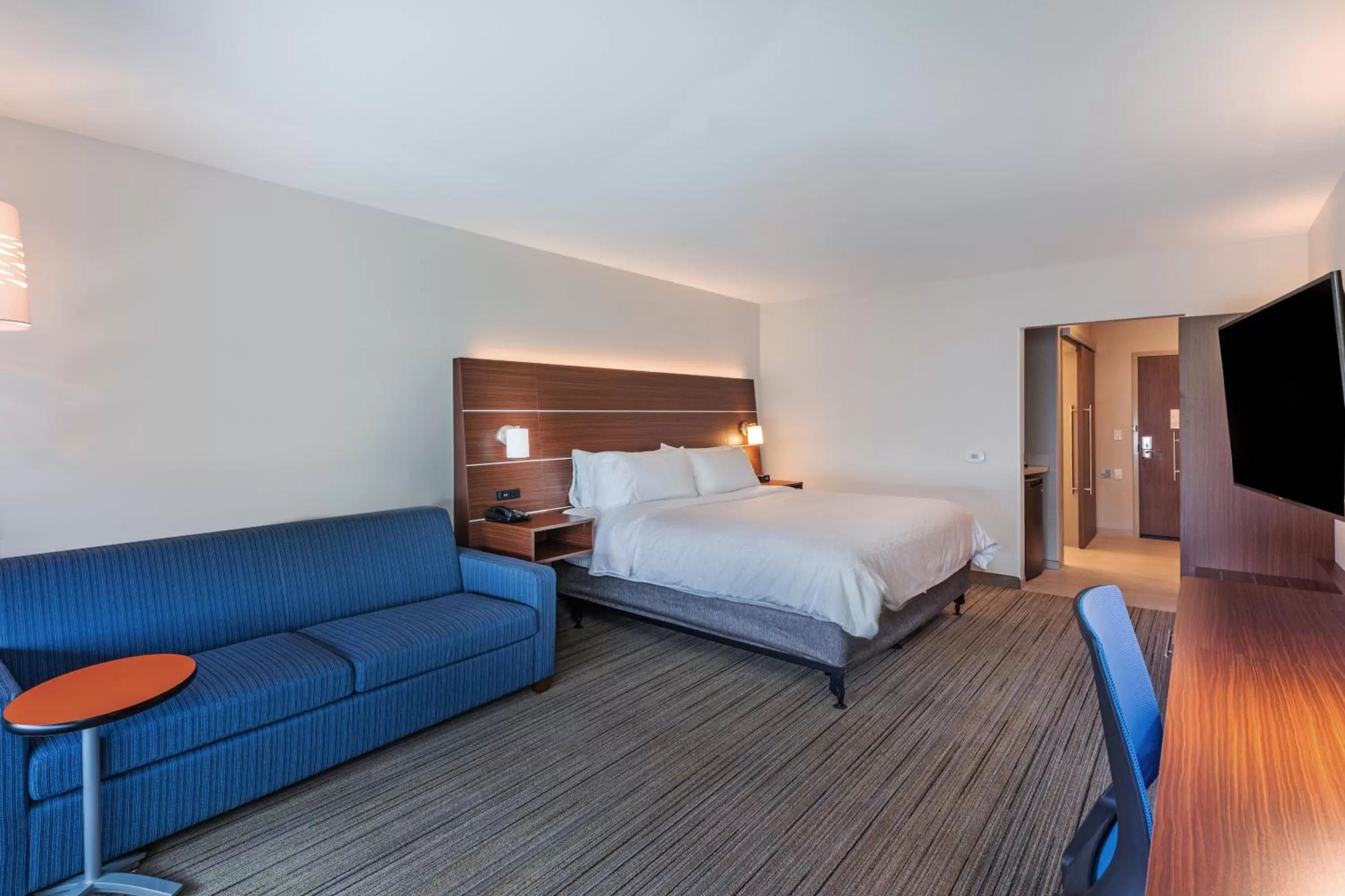 Bed in Holiday Inn Express & Suites - Parsons by IHG