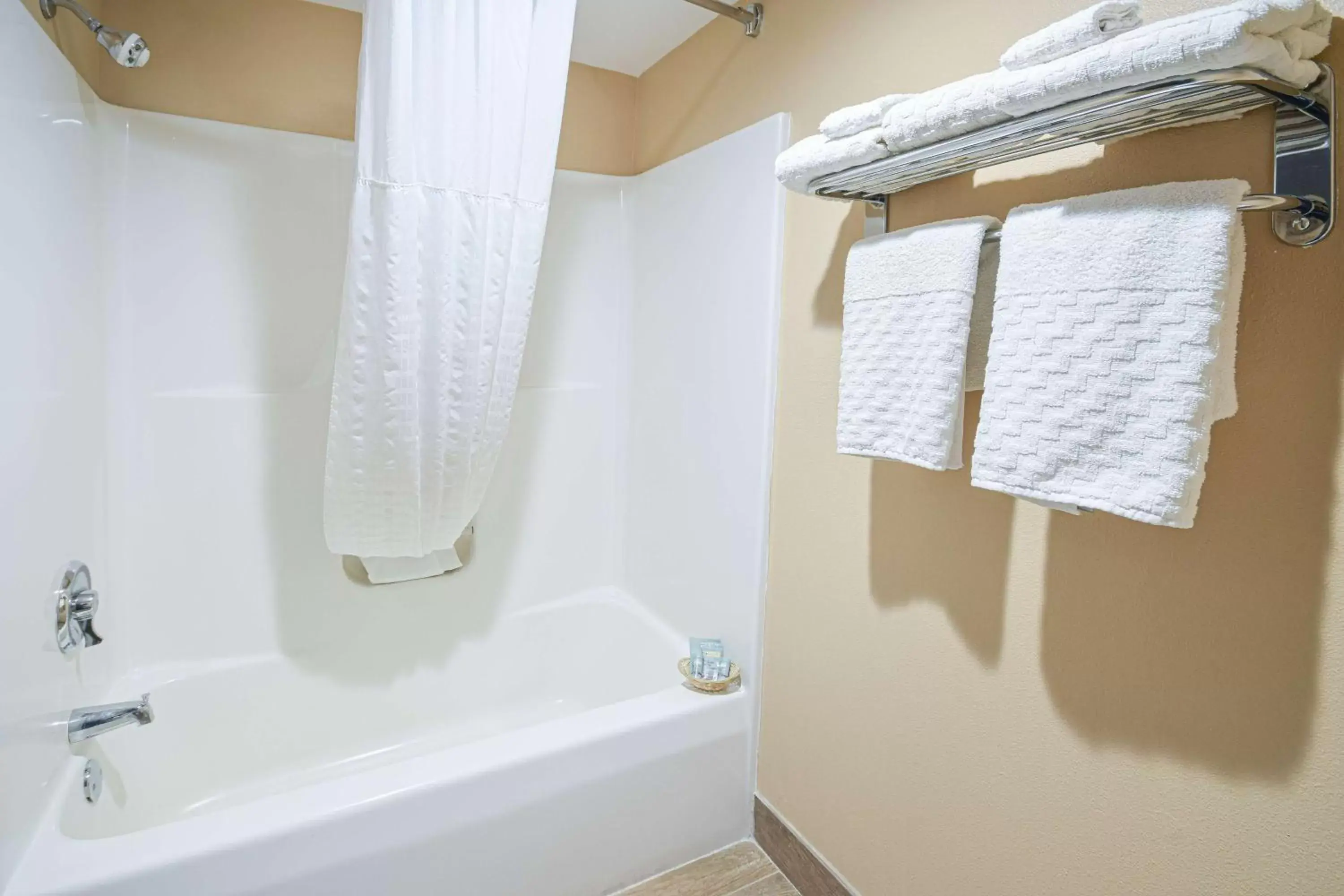 Bathroom in Best Western Resort Hotel & Conference Center Portage