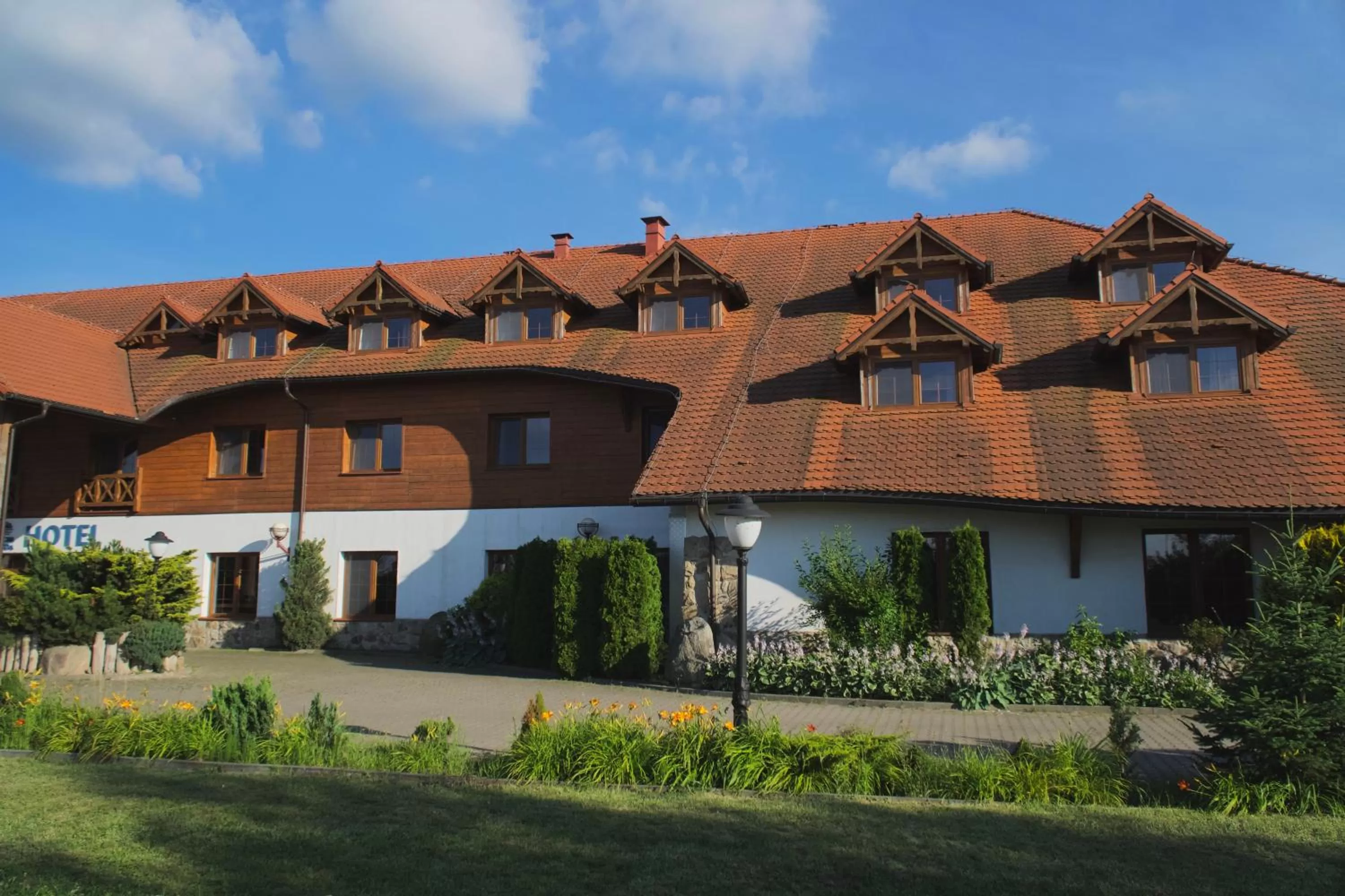 Property building in HOTEL CICHA WODA NIEPORĘT