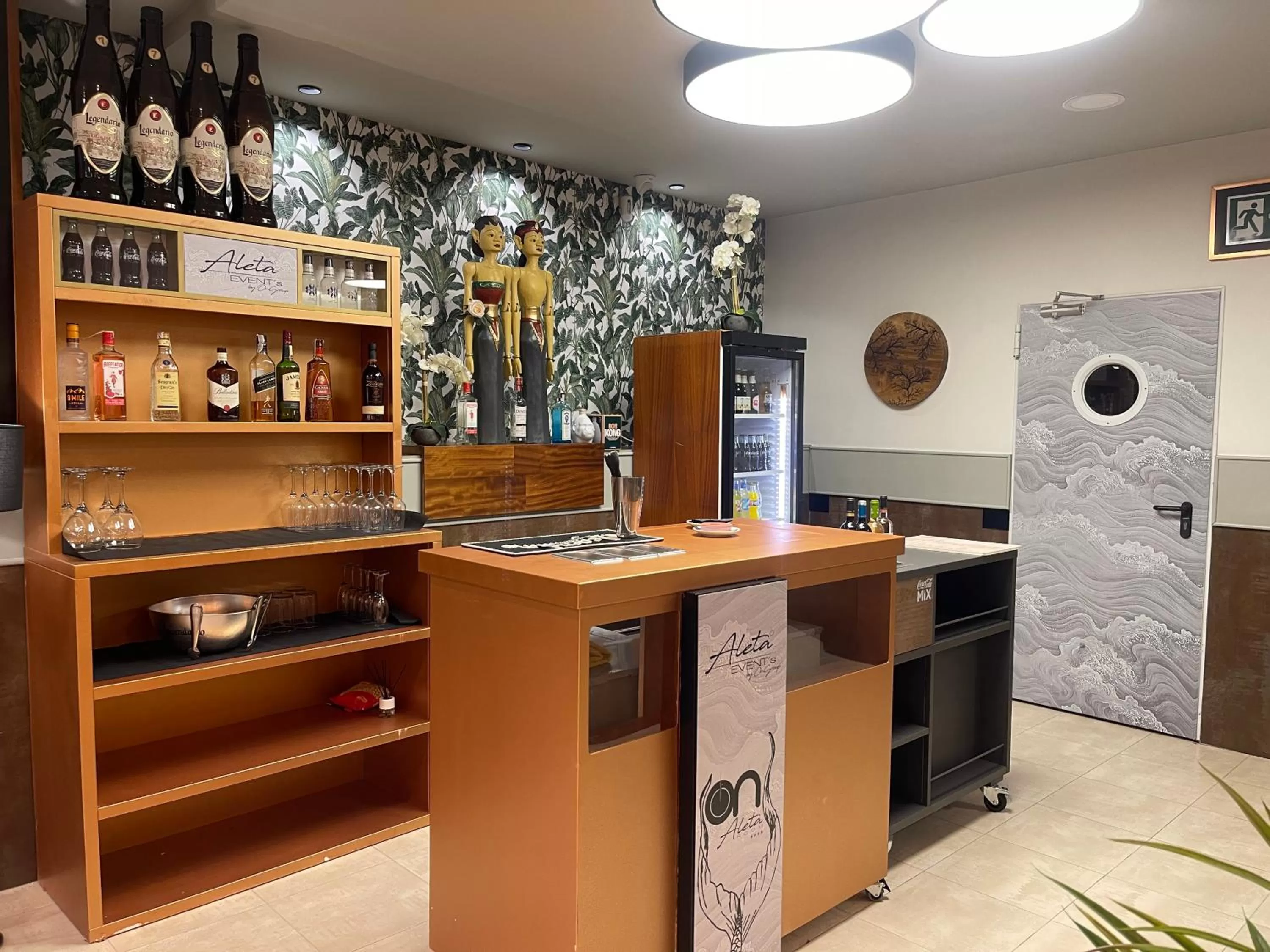 Entertainment in ON ALETA ROOM designed for adults