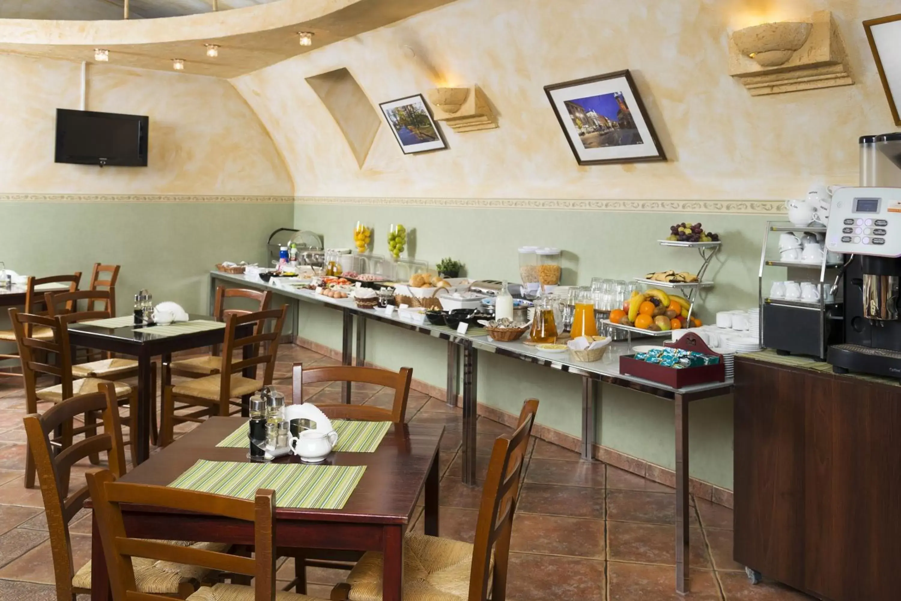 Restaurant/places to eat in Hotel Regent Restaurant/places to eat in Hotel Regent