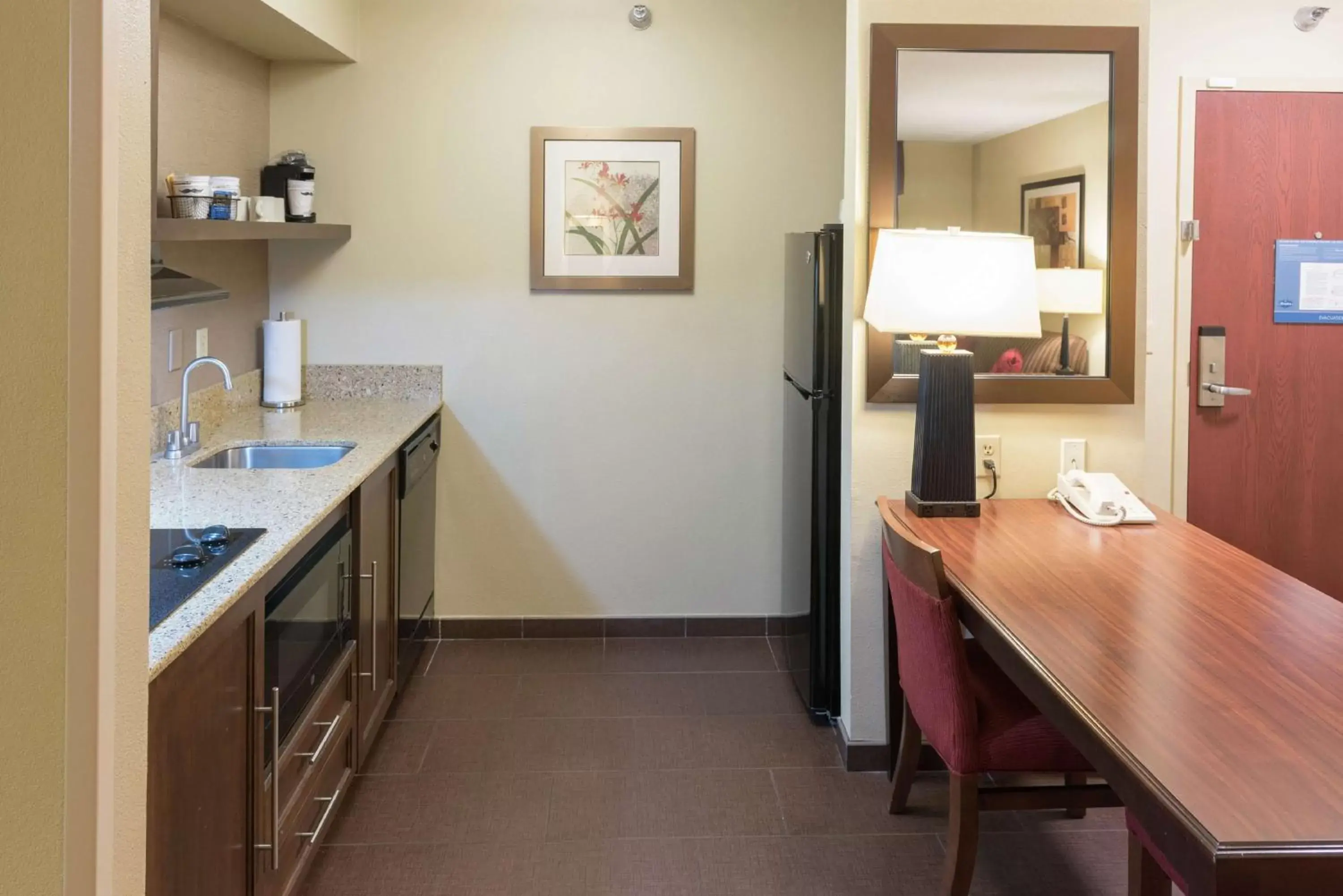 Kitchen or kitchenette, Kitchen/Kitchenette in Hampton Inn & Suites Tampa-North