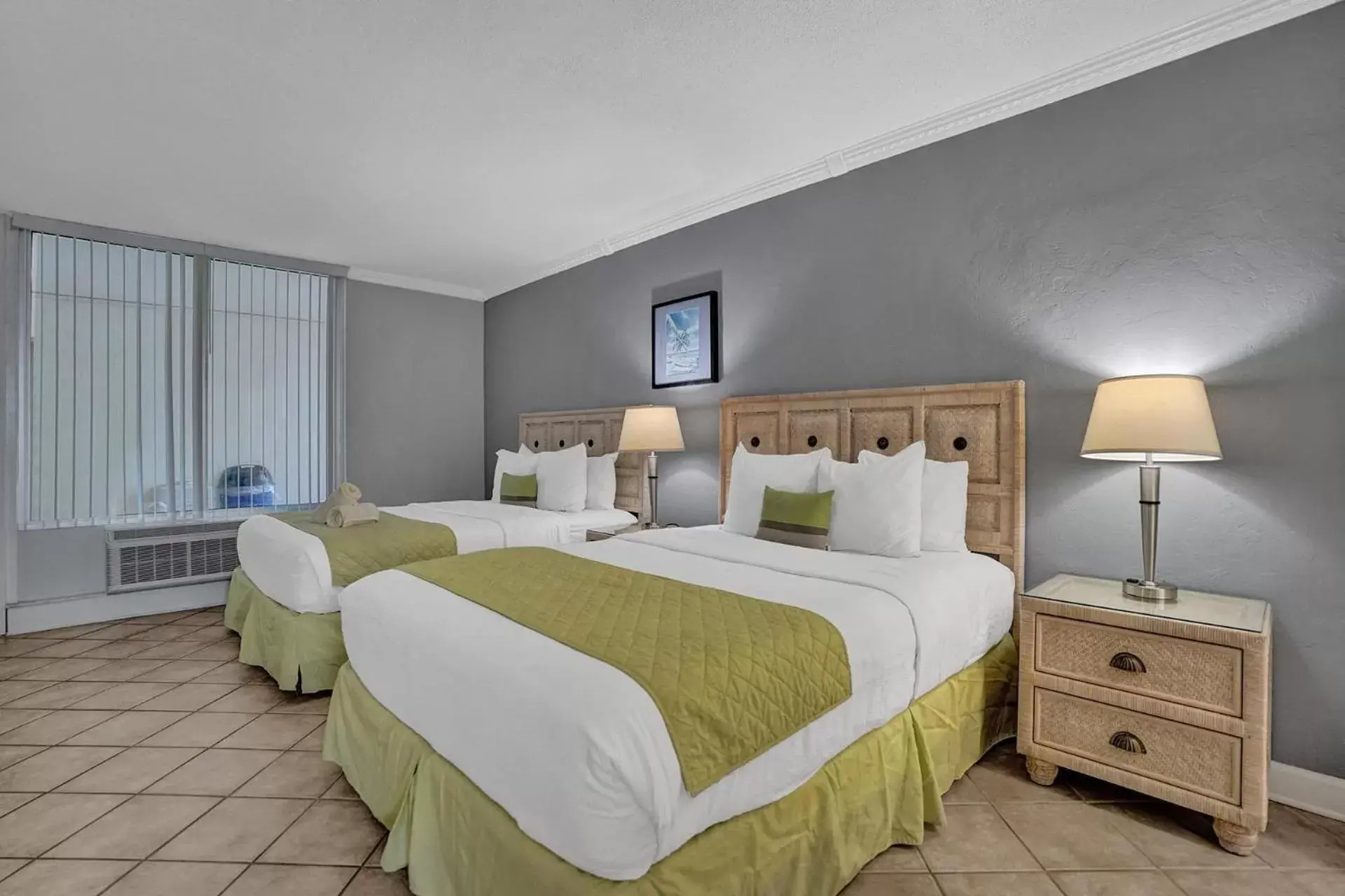 Bed in The Worthington Resorts - Clothing Optional - Men Only - Solo hombres