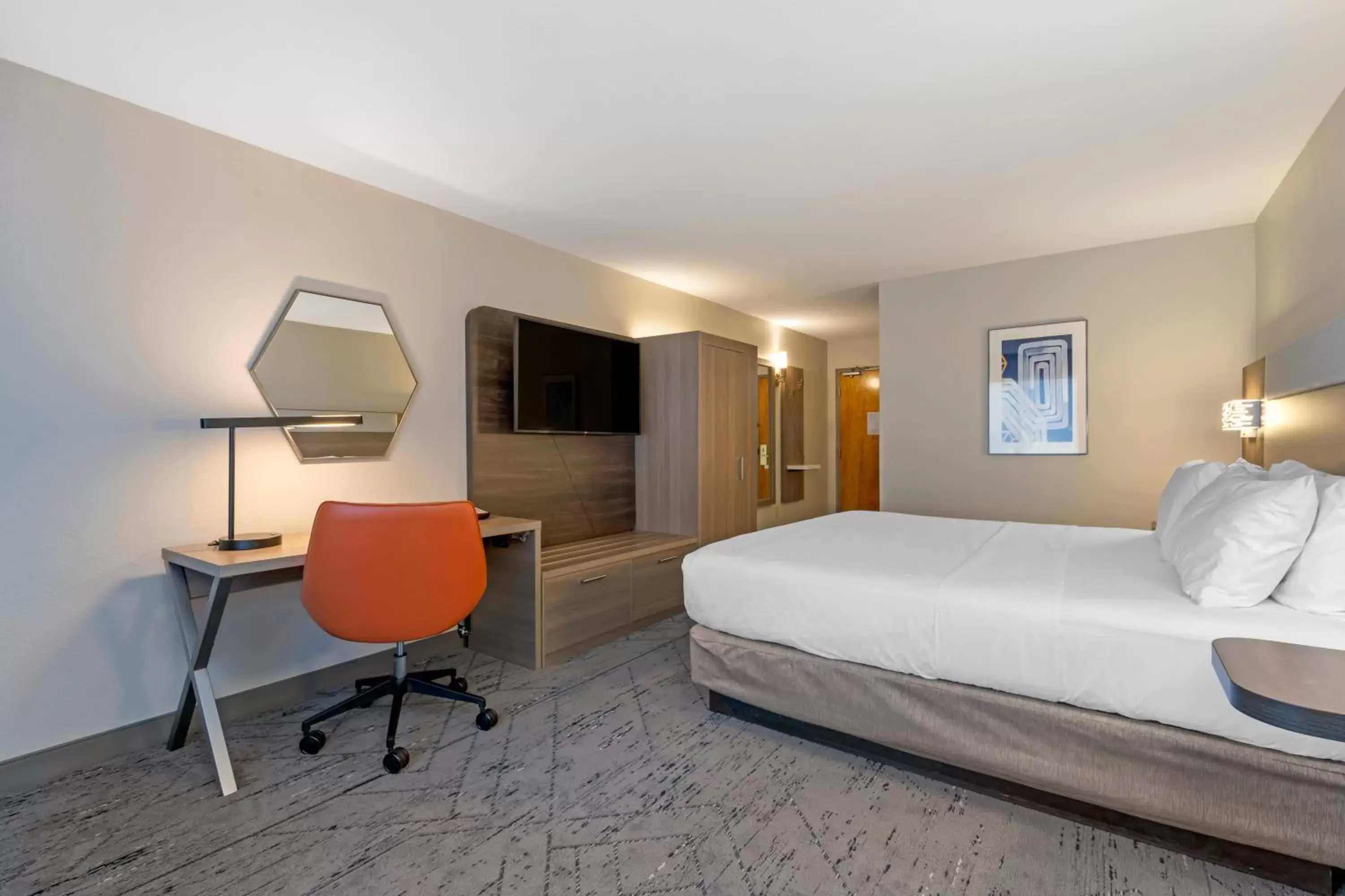 Bed in Holiday Inn Express Hotel & Suites - The Villages, an IHG Hotel