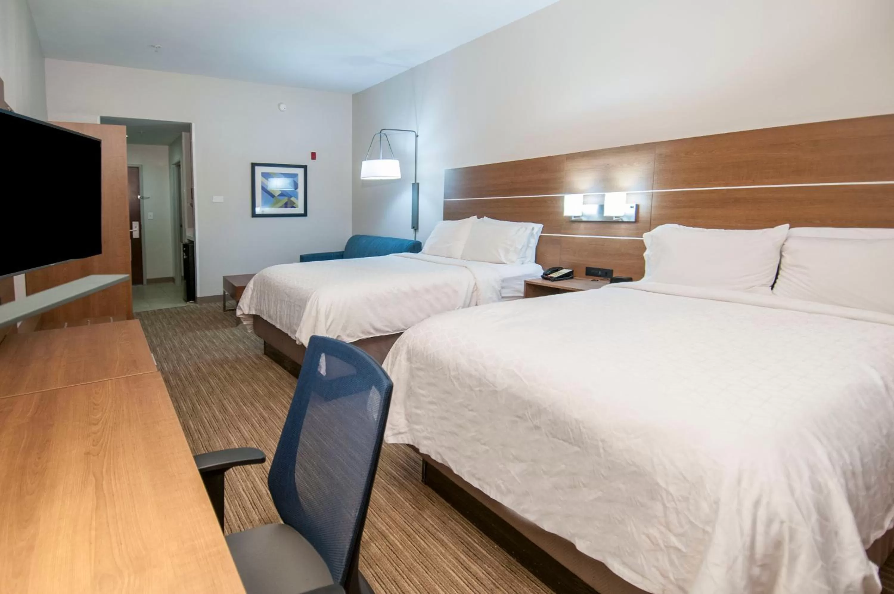 Photo of the whole room, Bed in Holiday Inn Express Hotel & Suites Biloxi- Ocean Springs by IHG