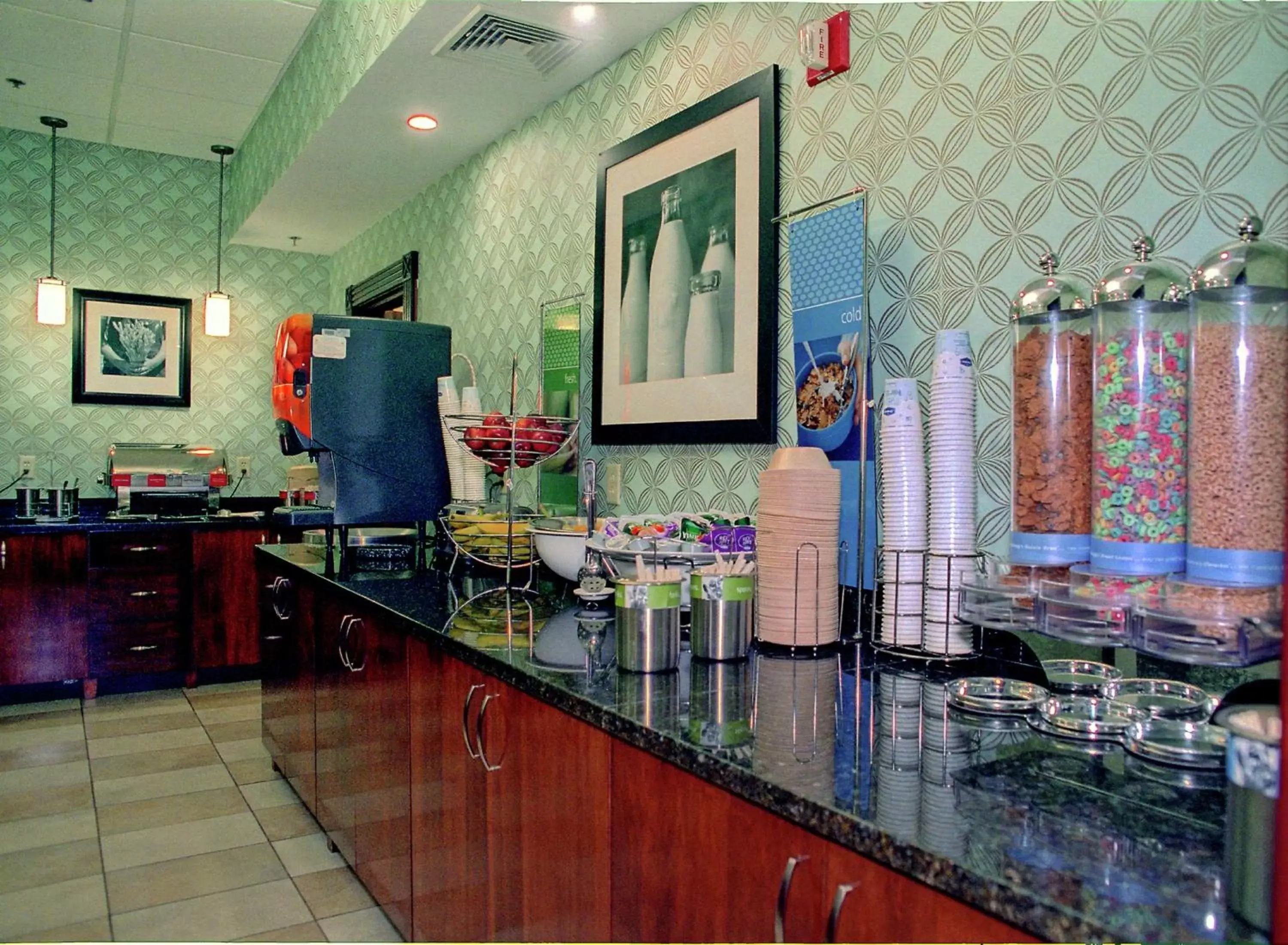 Dining area, Restaurant/Places to Eat in Hampton Inn Birch Run