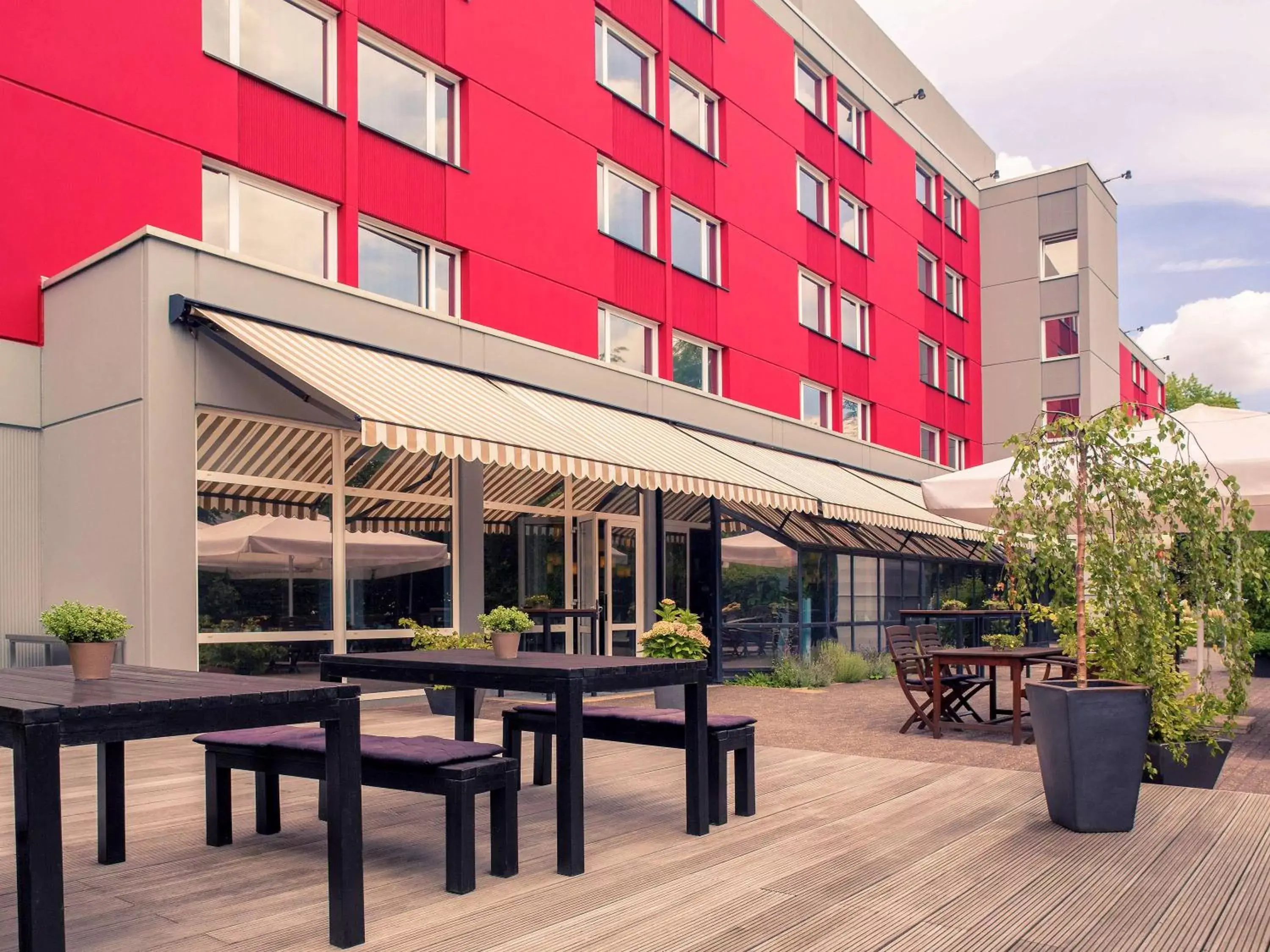 Property building in Mercure Hotel Köln West