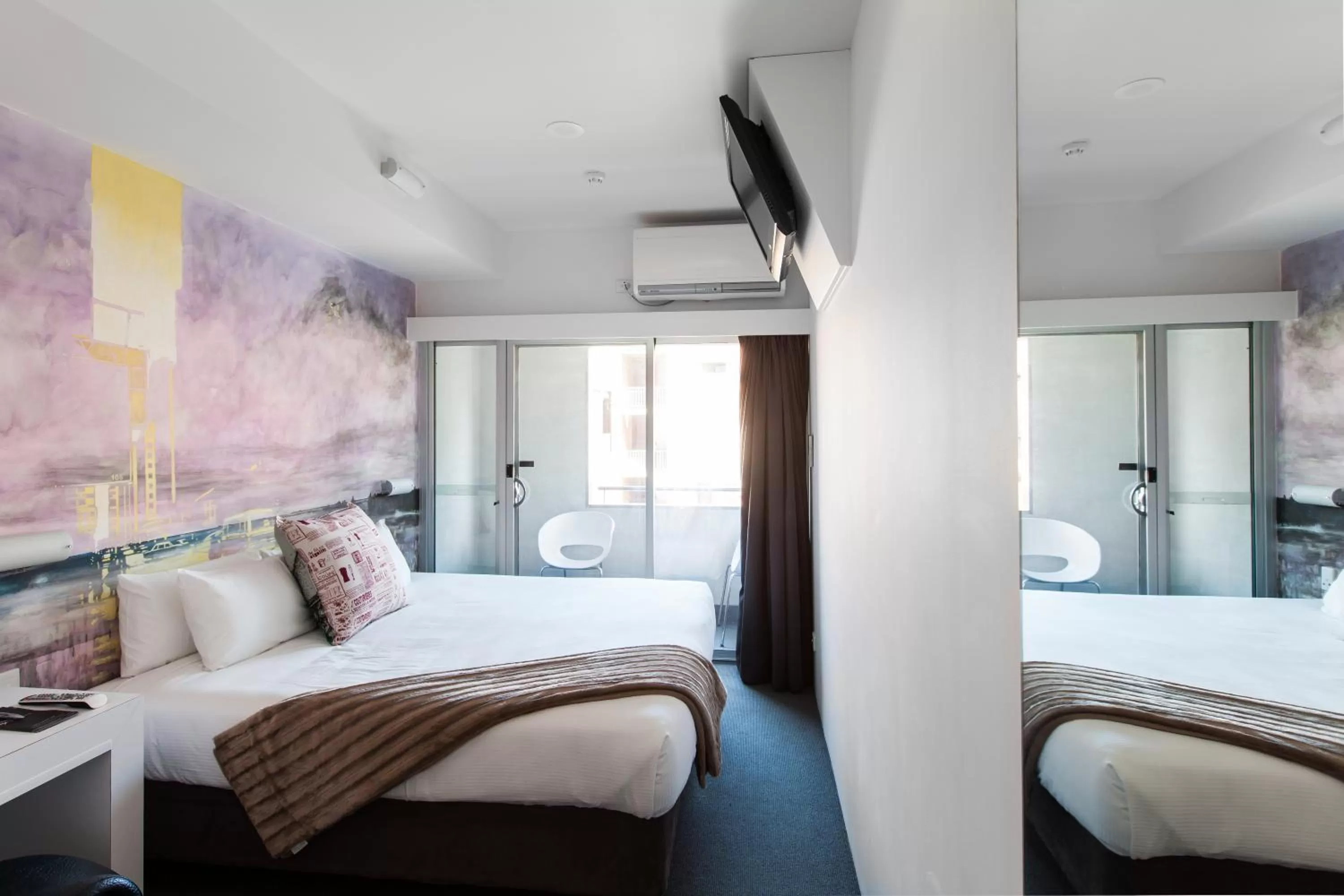 Bed in Majestic Minima Hotel