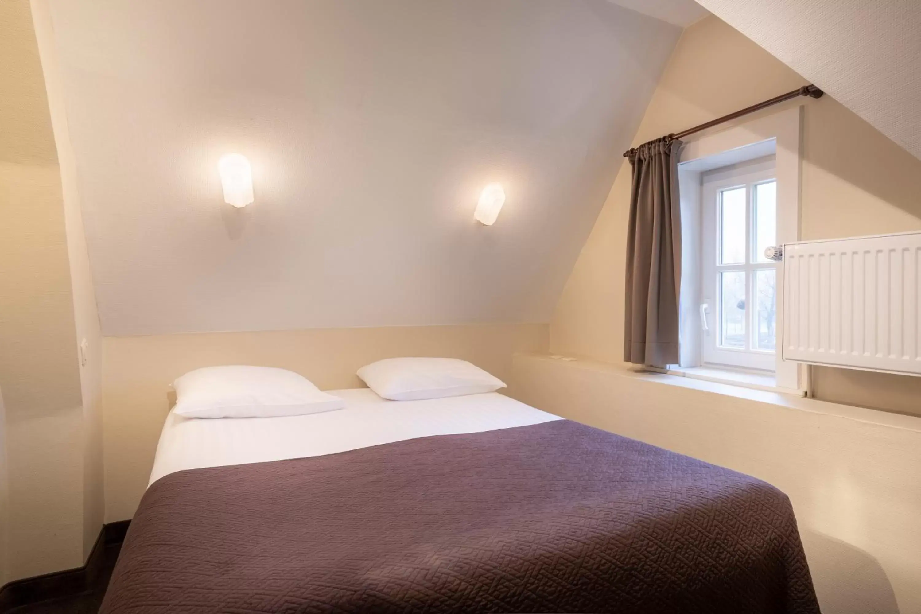 Bedroom, Bed in Hotel Albert I Bedroom, Bed in Hotel Albert I