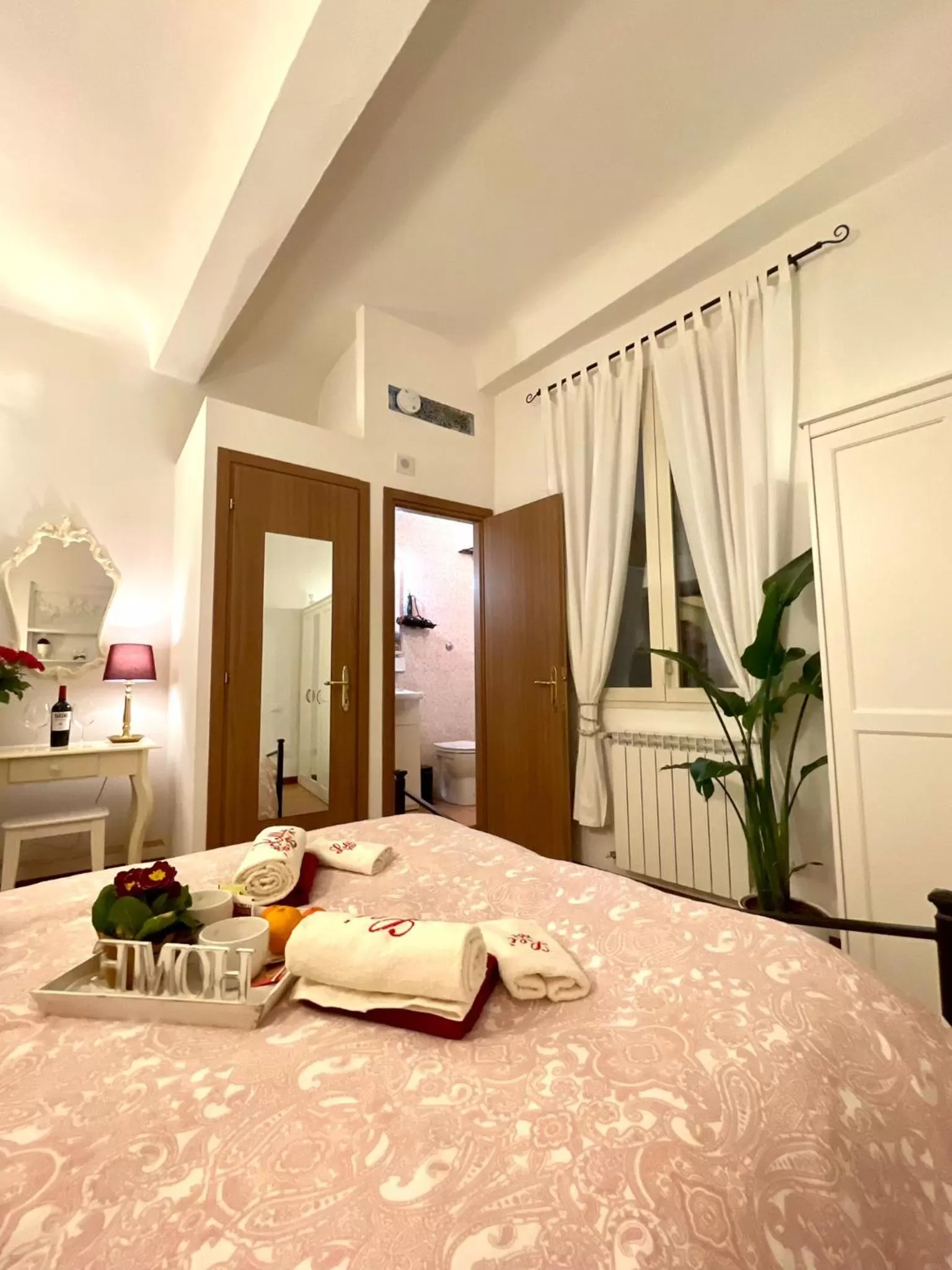 Photo of the whole room, Bed in Home Milù Florence