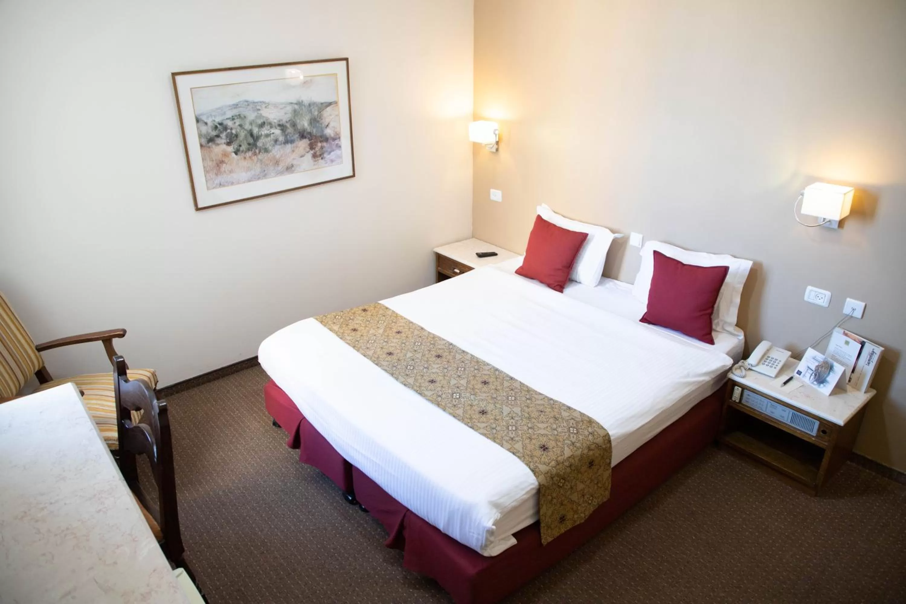 Bed in YMCA Three Arches Hotel