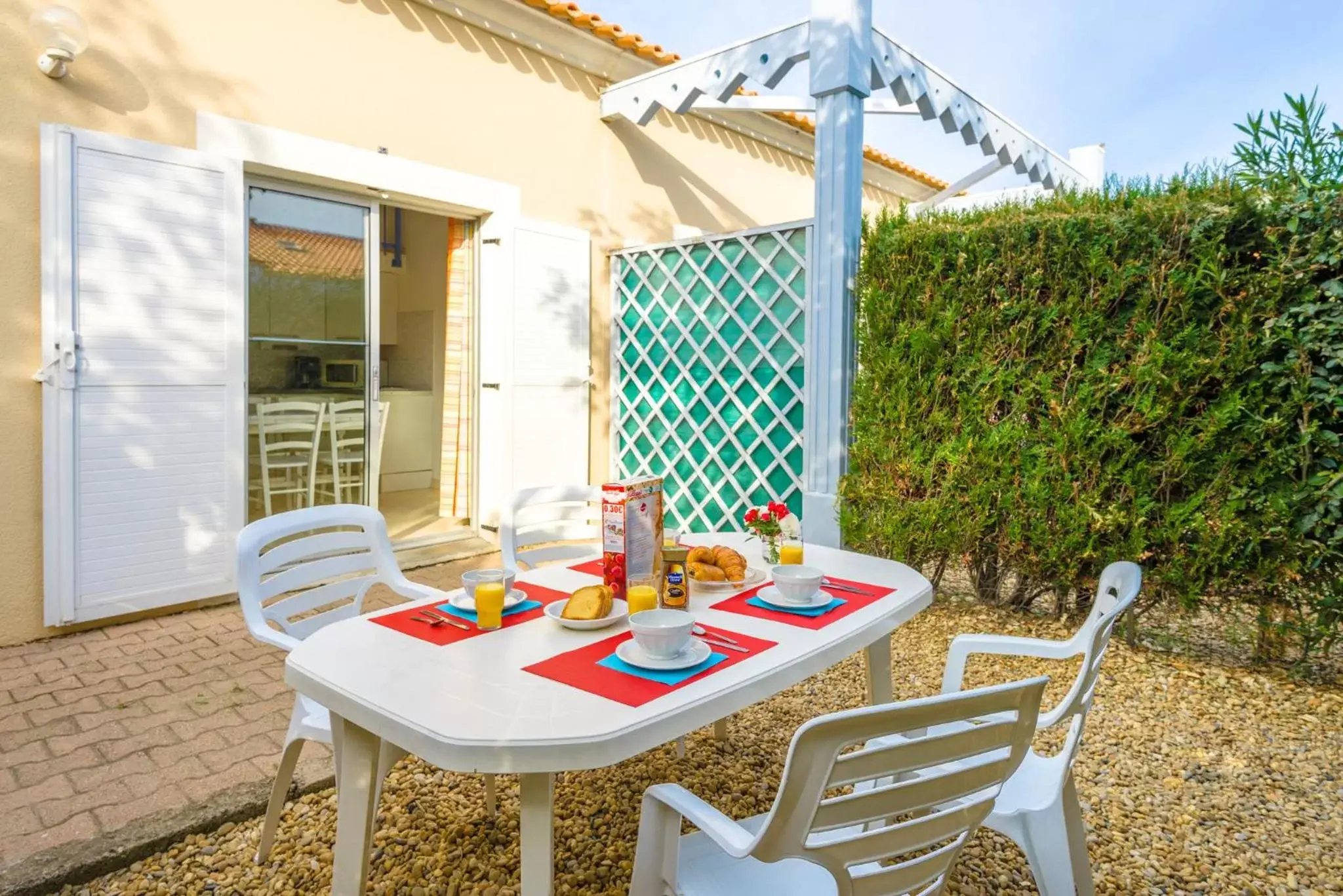 Garden view in Lagrange Vacances Le Scarlett et Les Soleillades