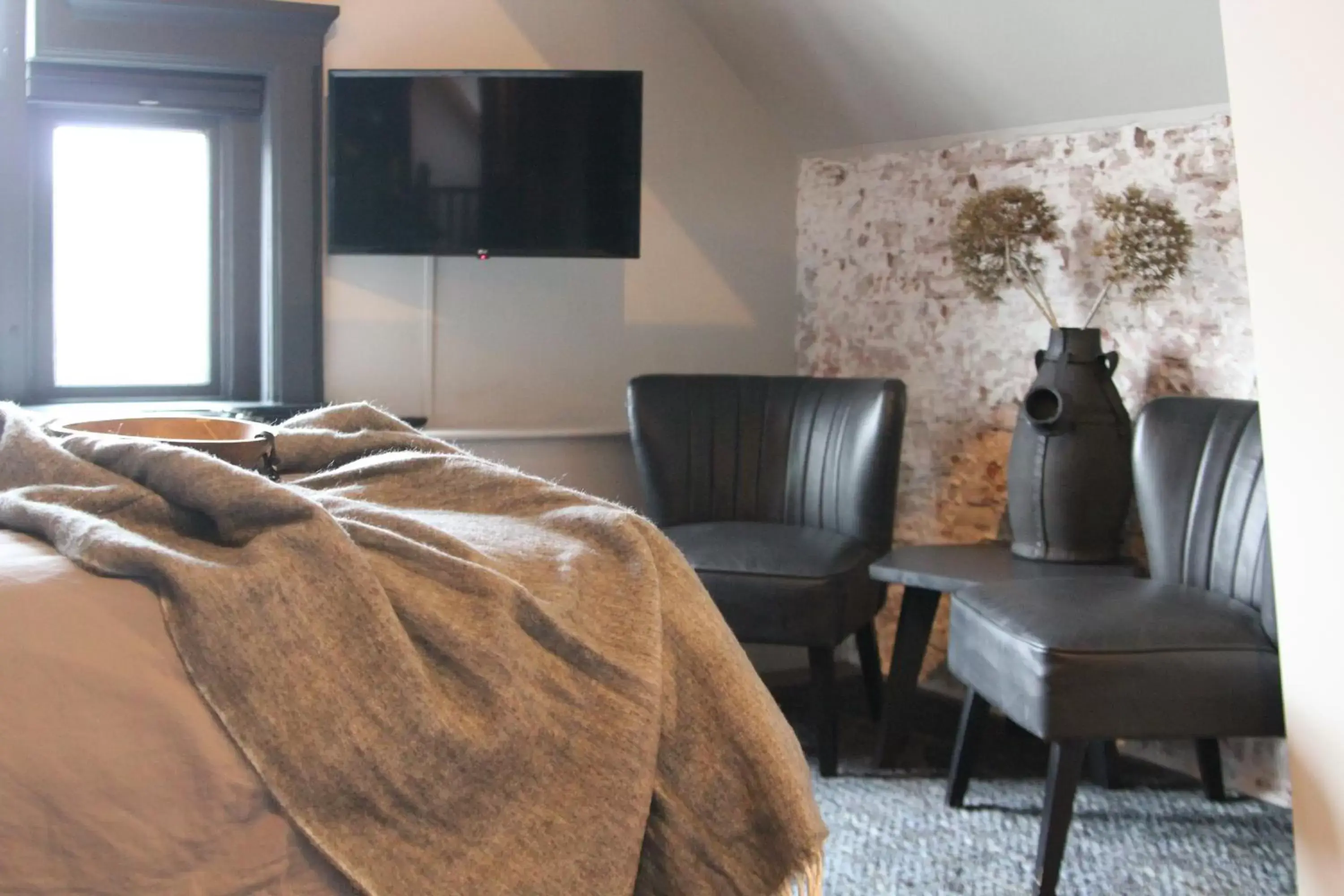 Deluxe Double Room with Bath in Het Spoorhuis Uithoorn Deluxe Double Room with Bath in Het Spoorhuis Uithoorn