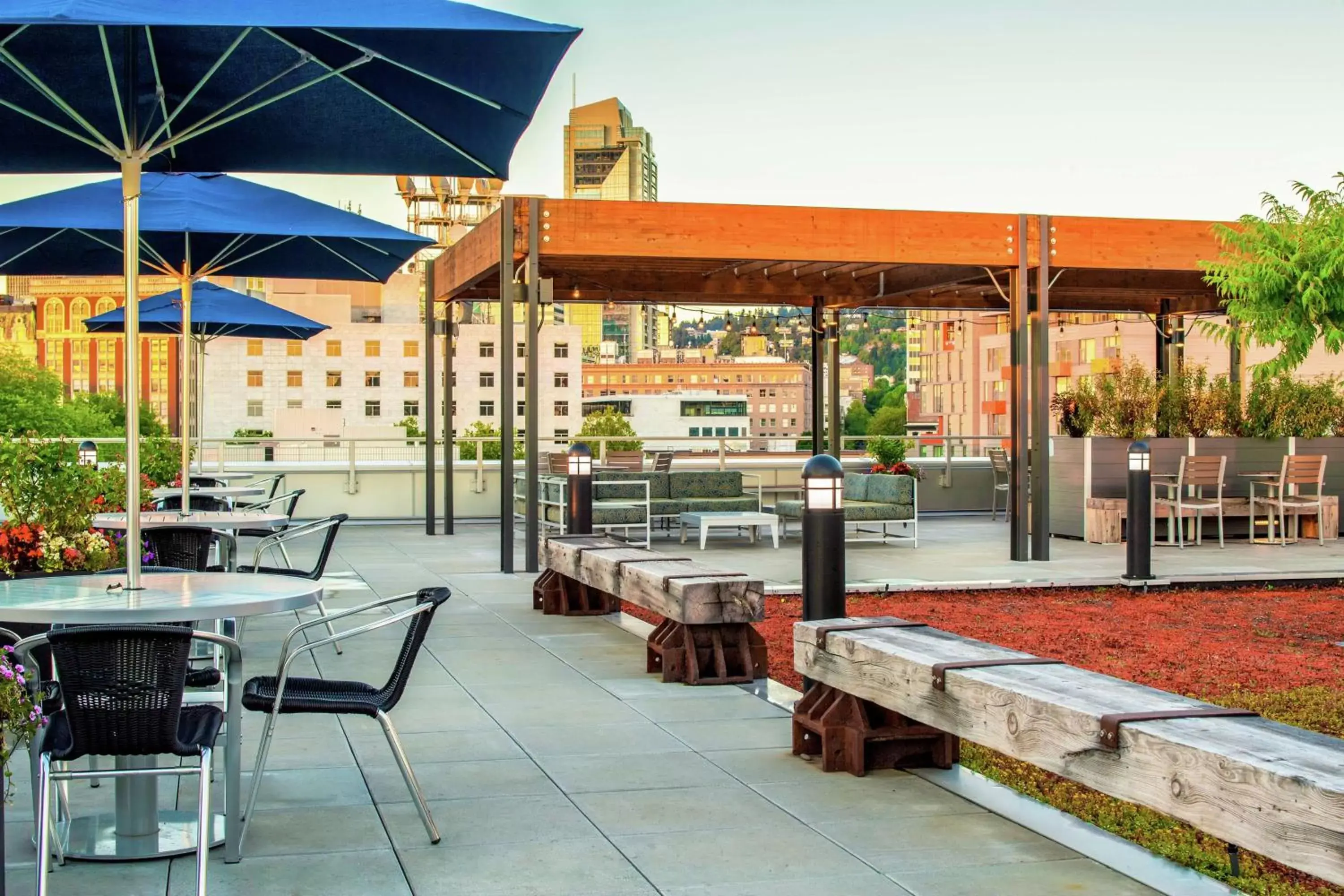 Patio, Restaurant/Places to Eat in Hampton Inn And Suites By Hilton Portland-Pearl District