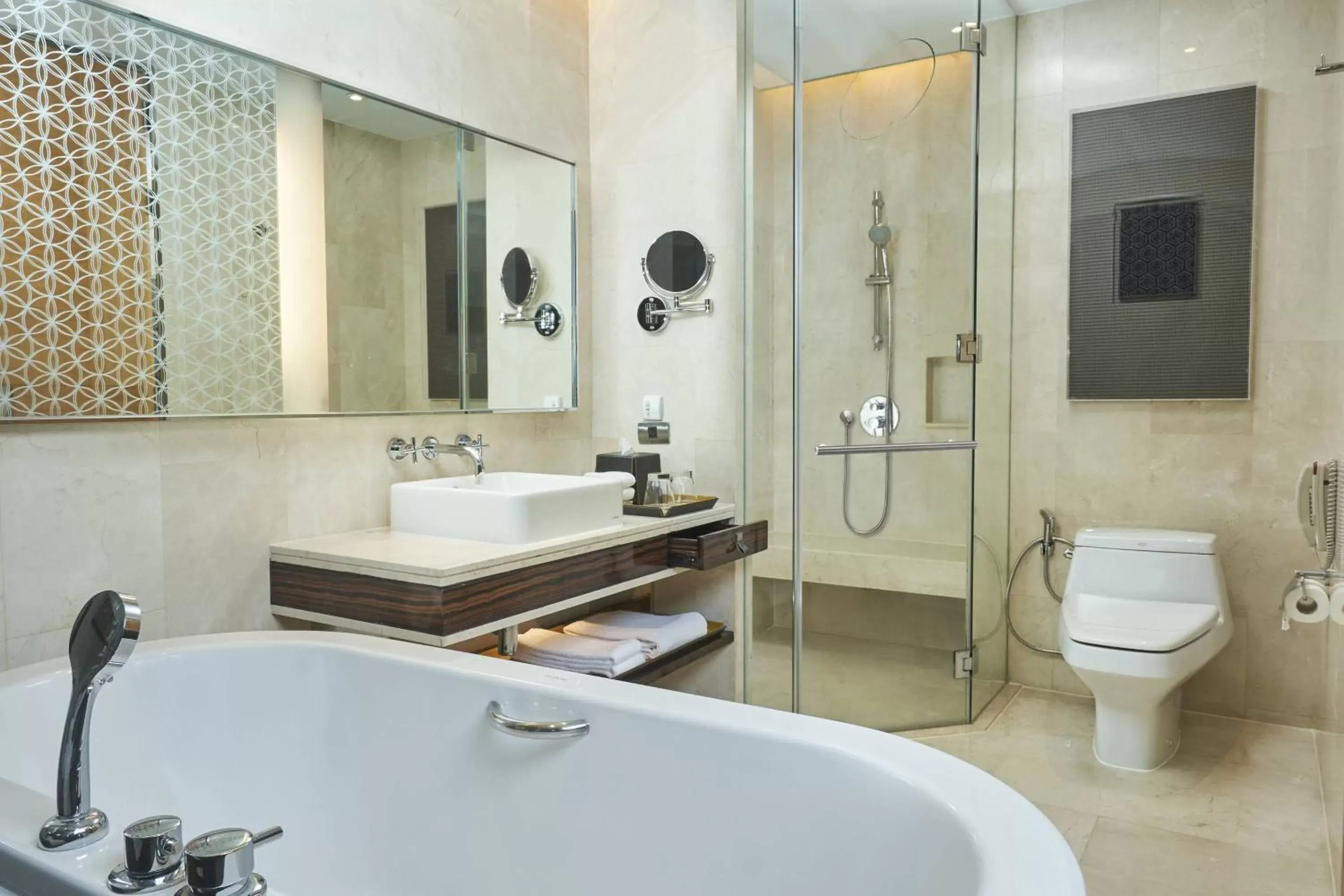 Bathroom in Renaissance Bangkok Ratchaprasong Hotel