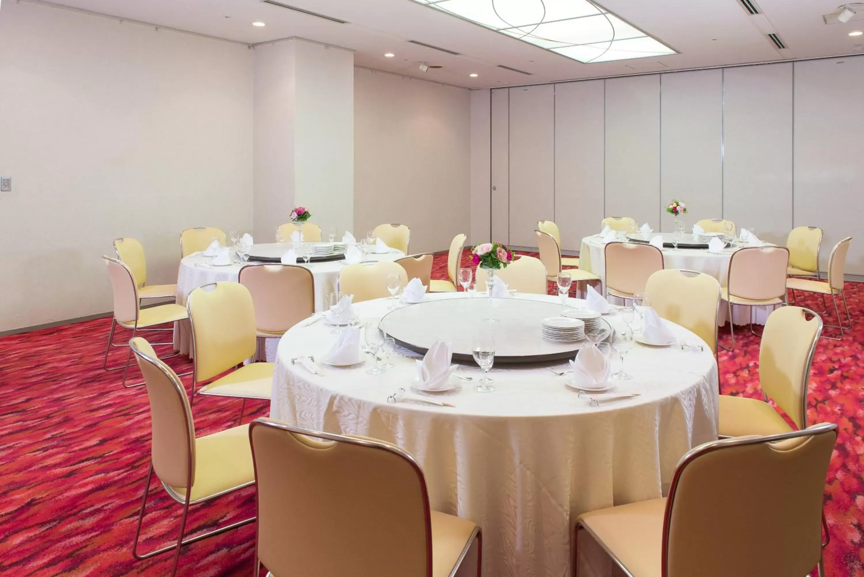 Meeting/conference room, Banquet Facilities in Hotel Keihan Kyobashi Grande