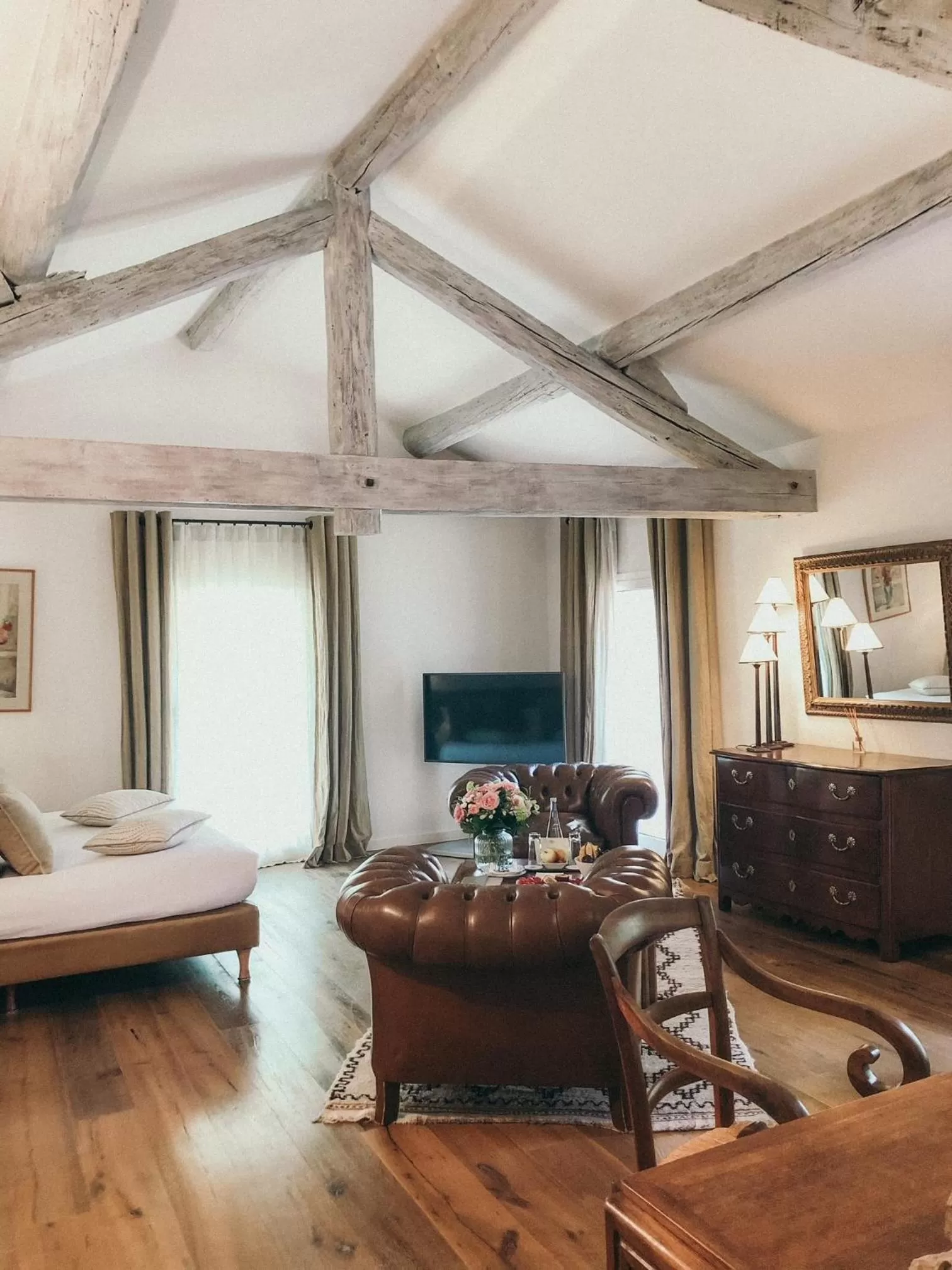 Bed in Hotel Château Des Alpilles