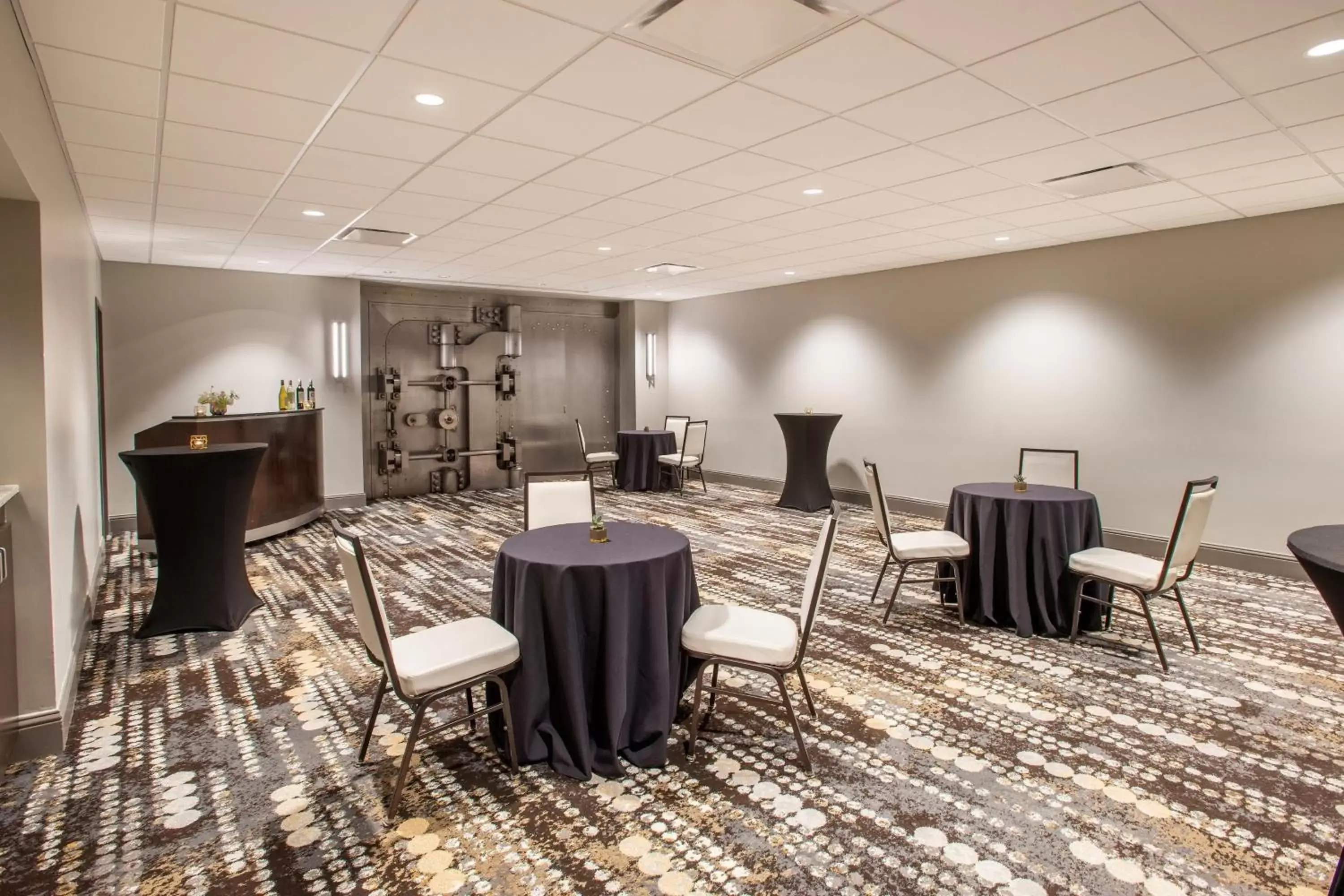 Meeting/conference room in Magnolia Hotel Denver, a Tribute Portfolio Hotel