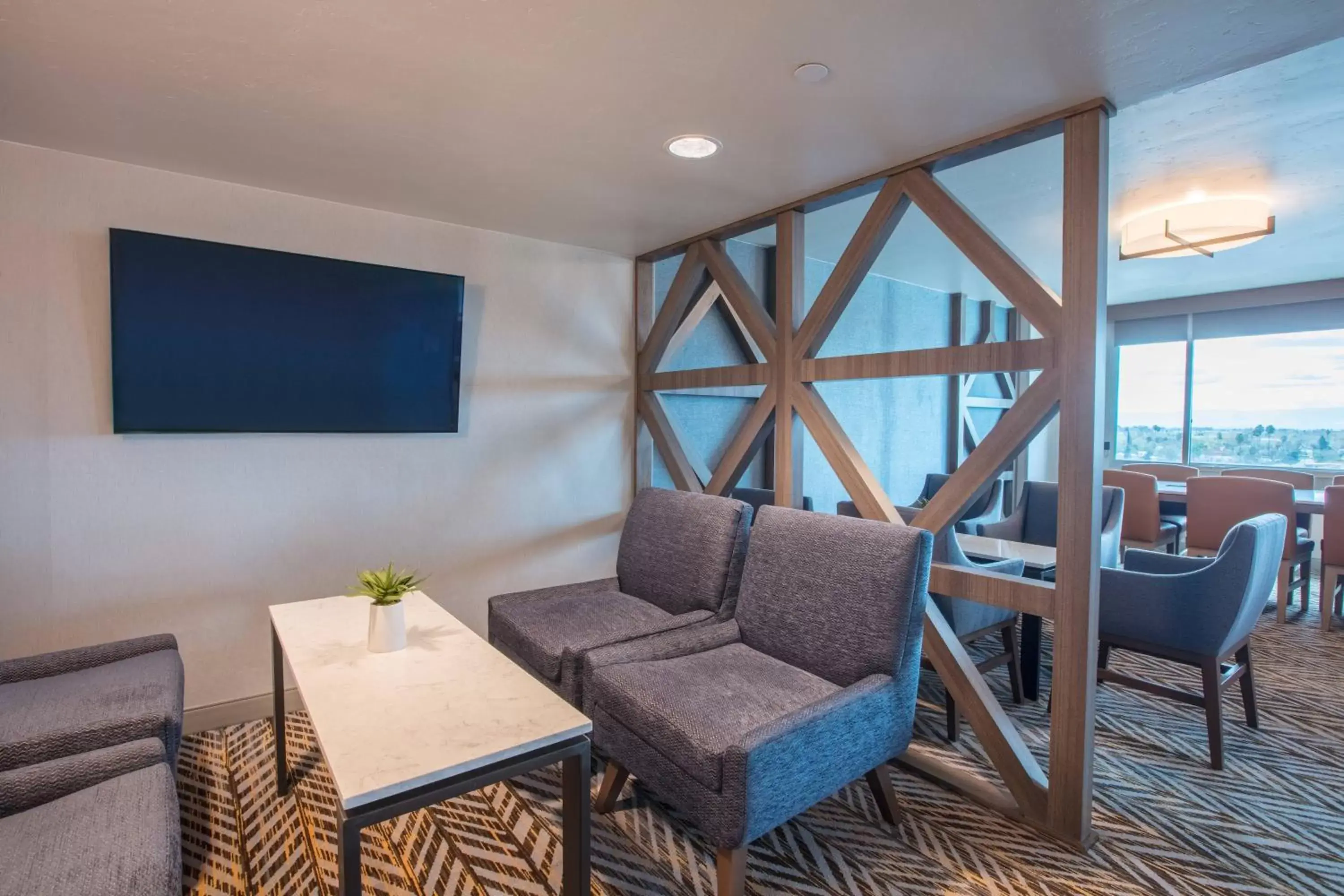 Lounge or bar, Seating Area in Bakersfield Marriott at the Convention Center