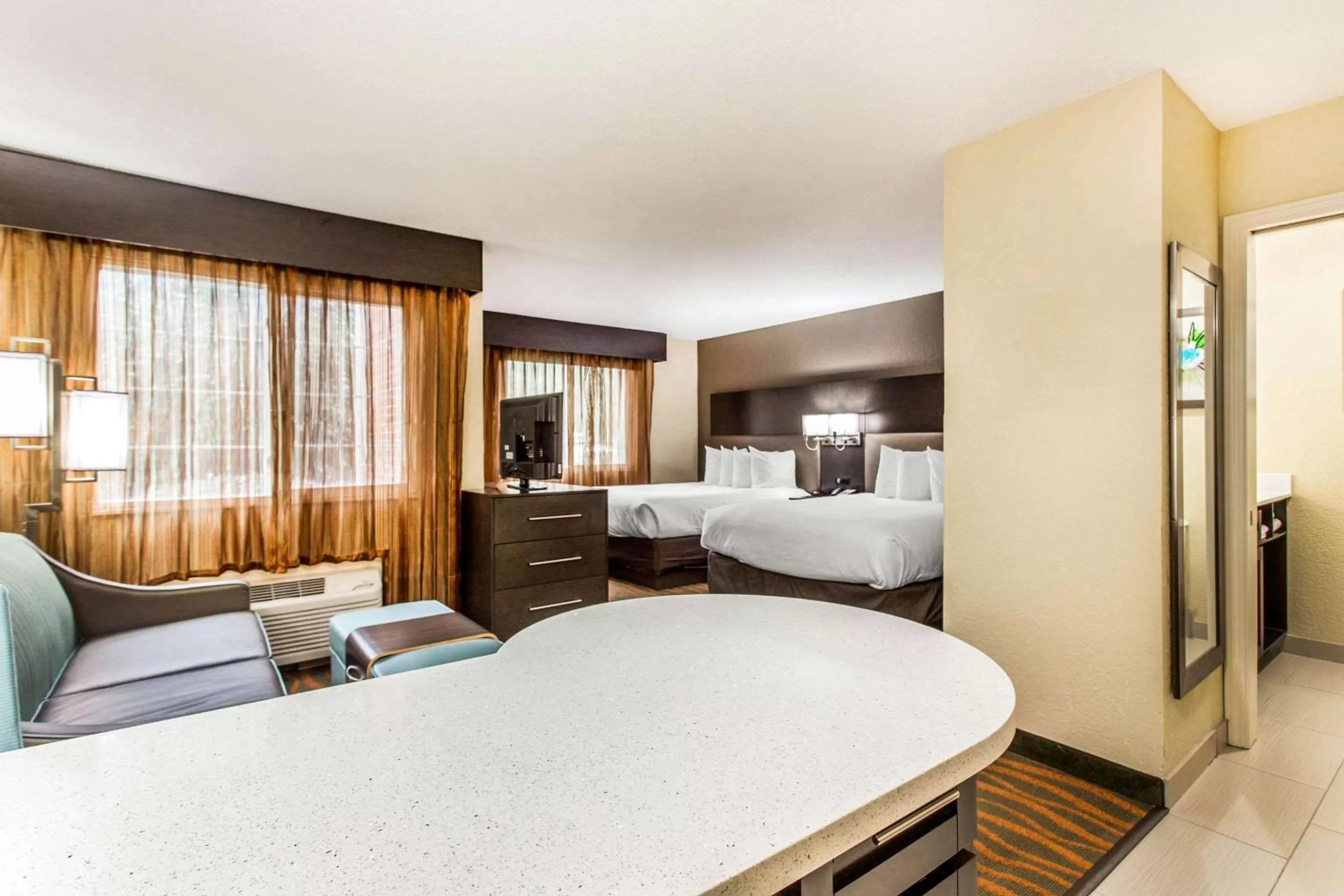 Photo of the whole room, Bed in MainStay Suites Greenville Airport