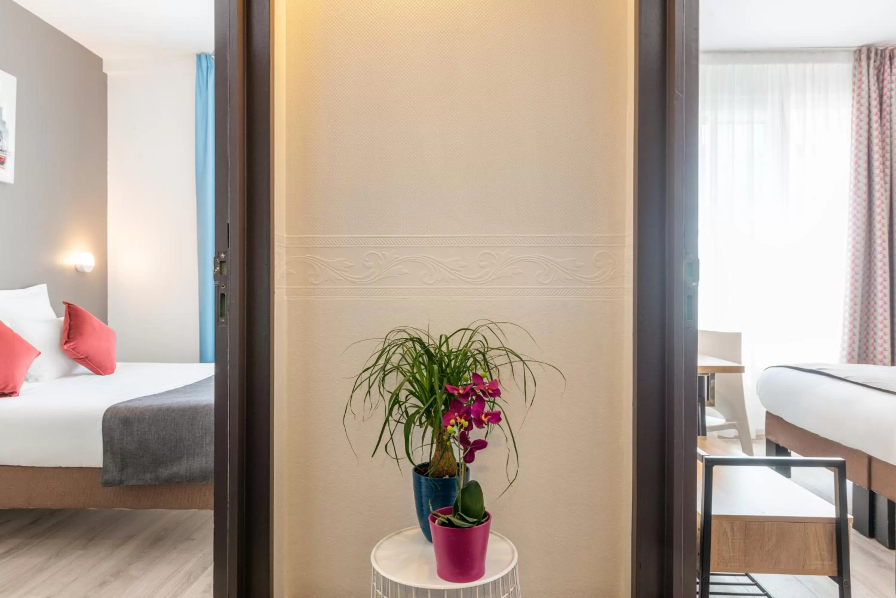 Property building, Bed in The Originals City, Hôtel Notre Dame, Rouen