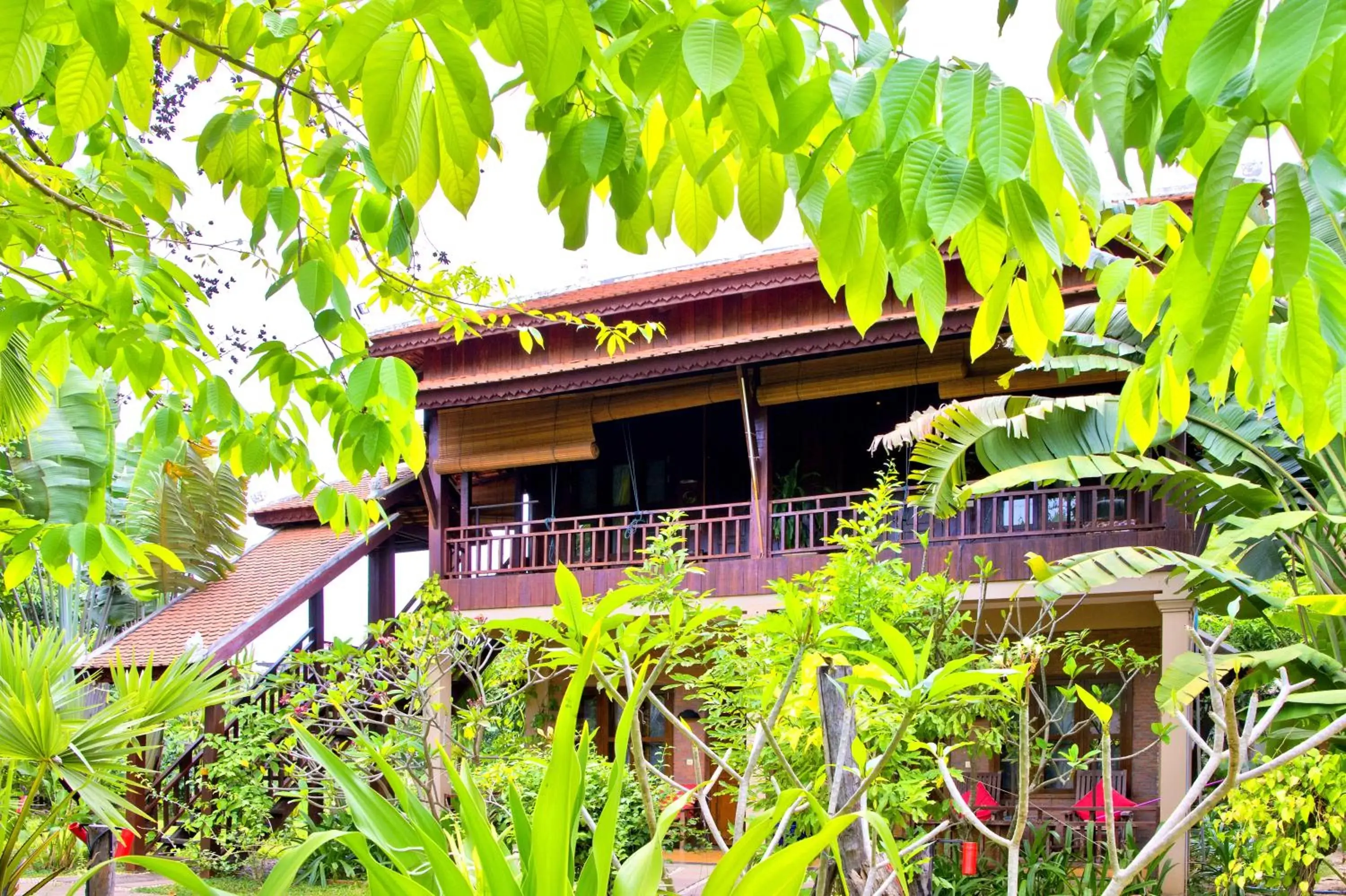 Property Building in Maisons Wat Kor