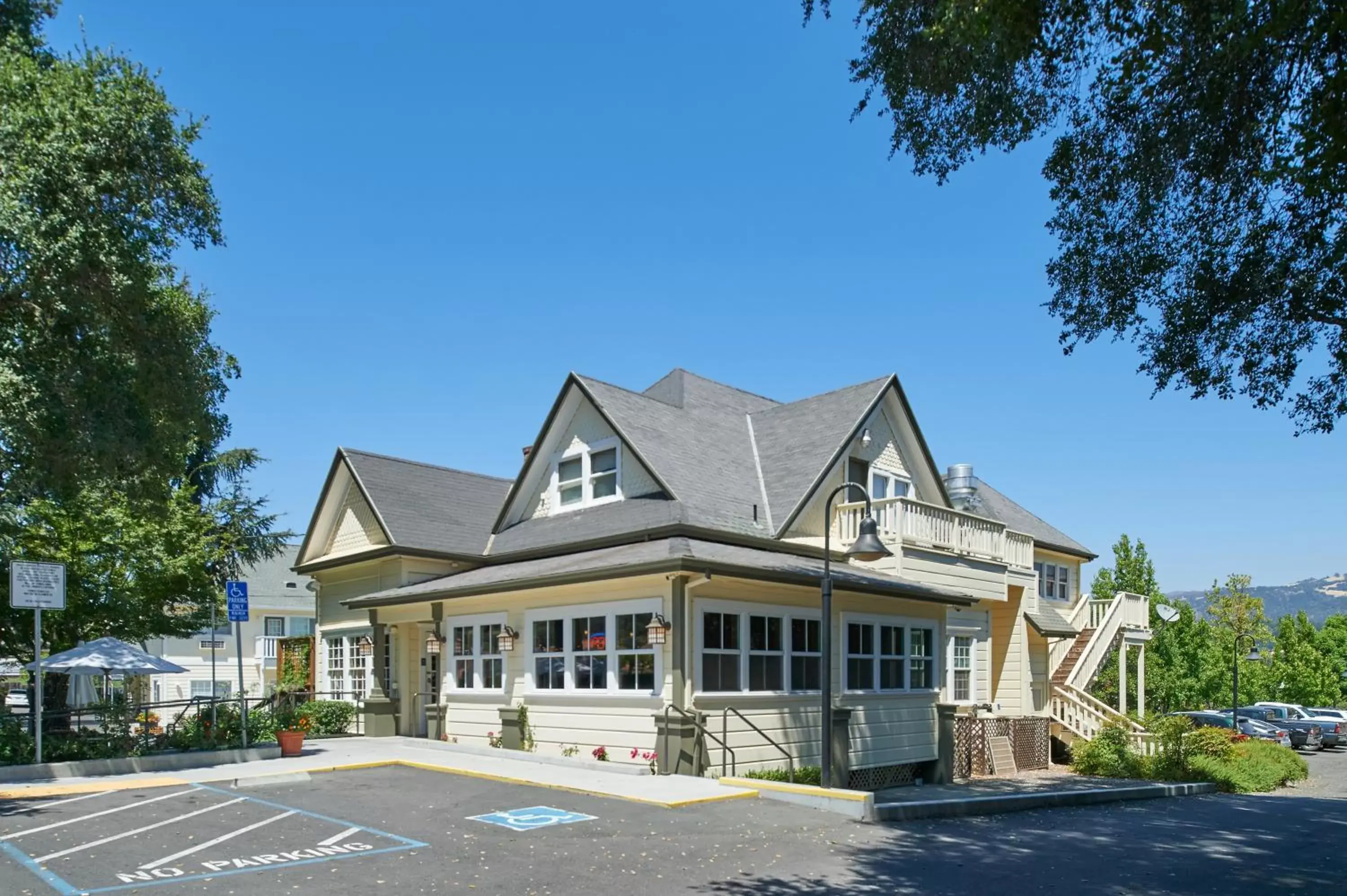 Restaurant/places to eat in Geyserville Inn Restaurant/places to eat in Geyserville Inn