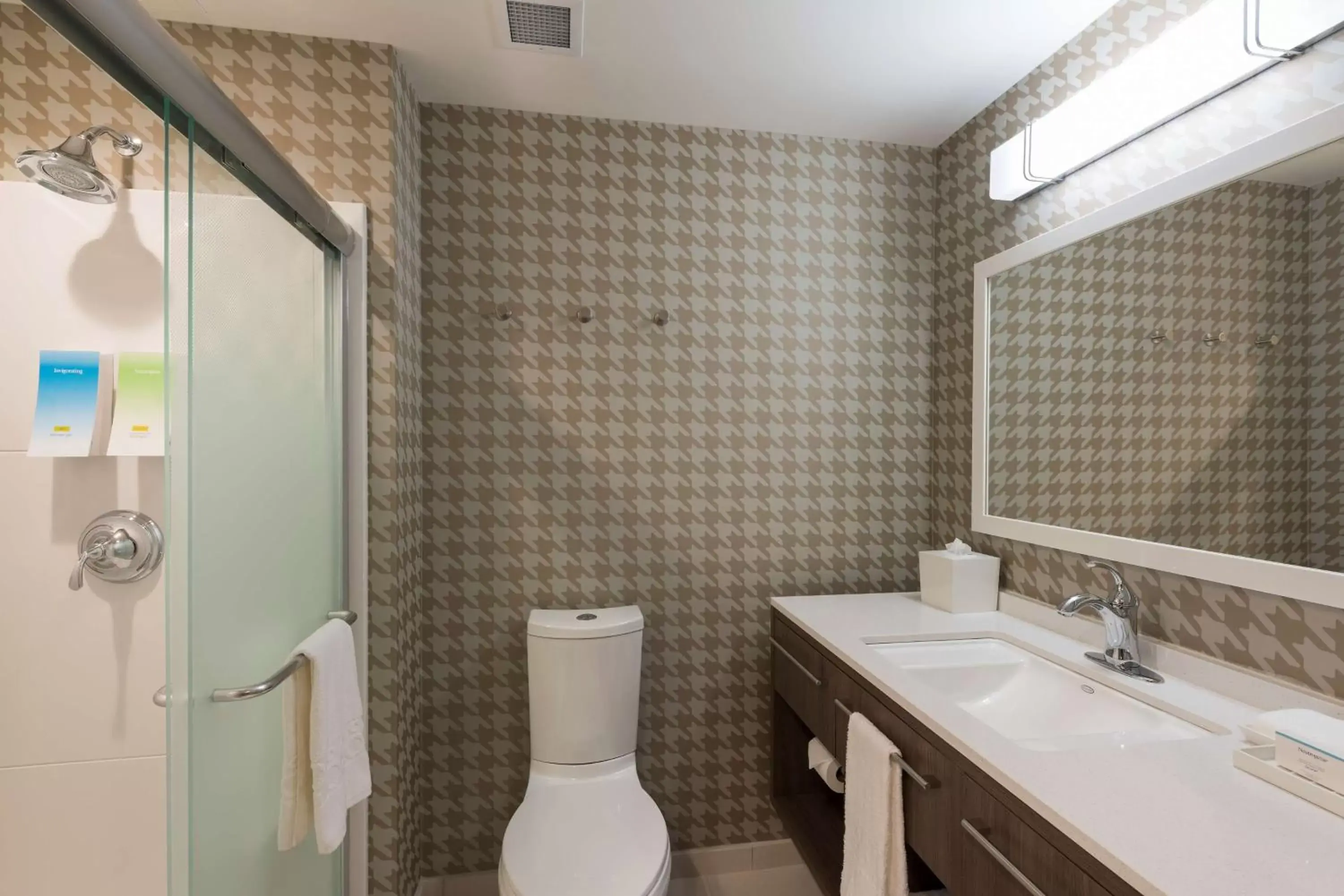 Bathroom in Home2 Suites by Hilton Louisville Downtown NuLu