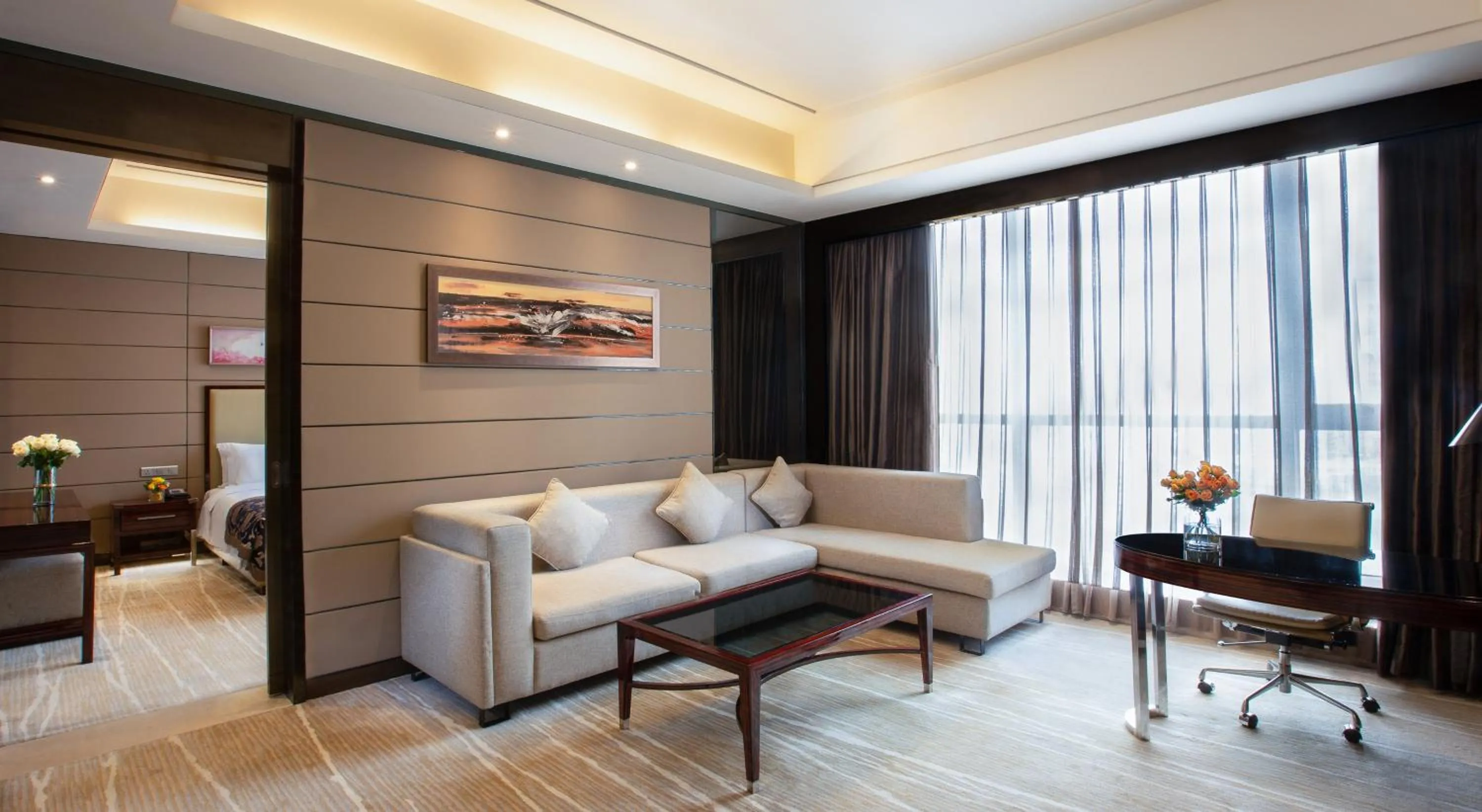 Photo of the whole room in Crowne Plaza Shenzhen Longgang City Centre by IHG