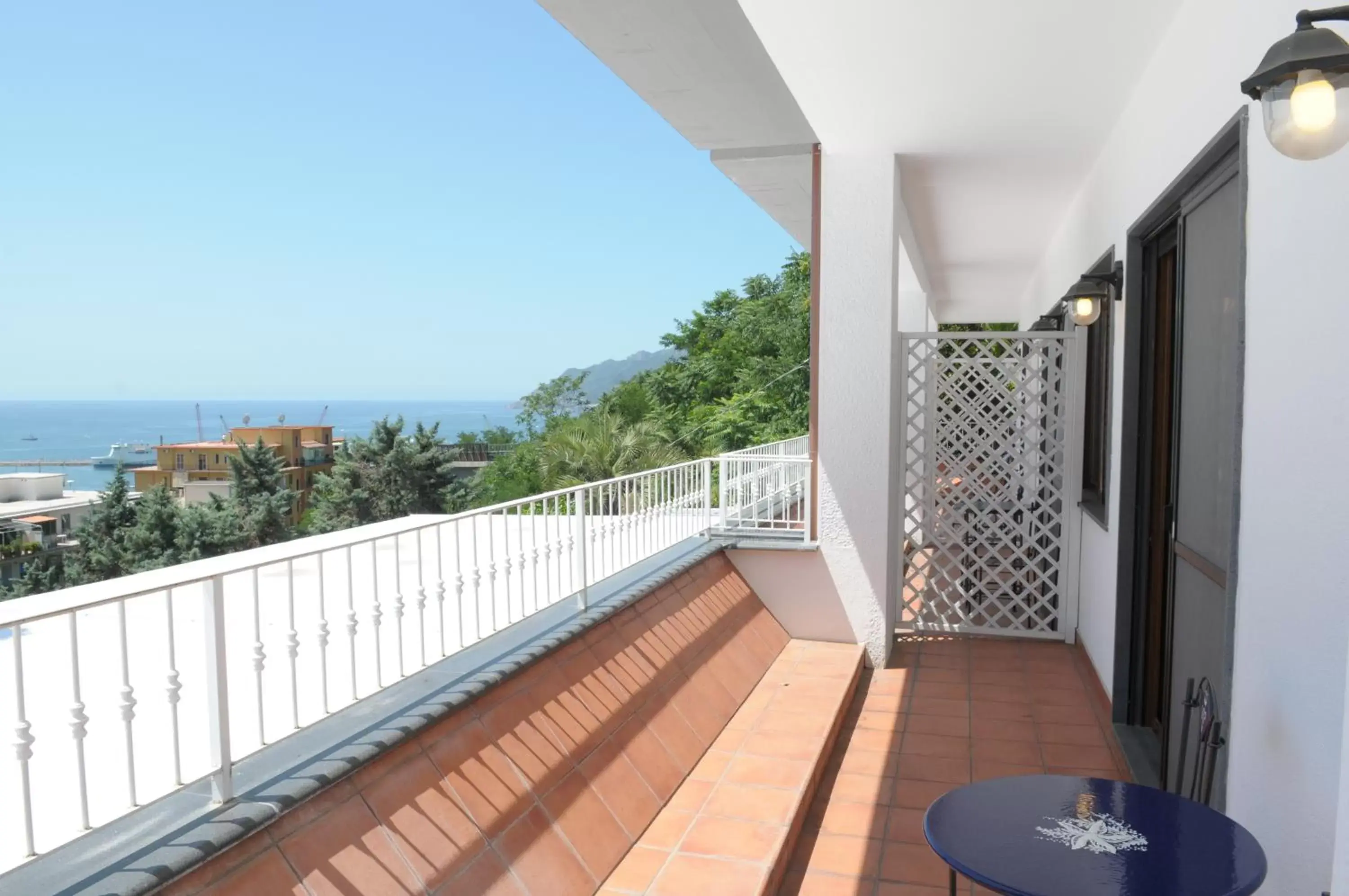 Facade/entrance, Balcony/Terrace in Hotel Villa Poseidon & Events