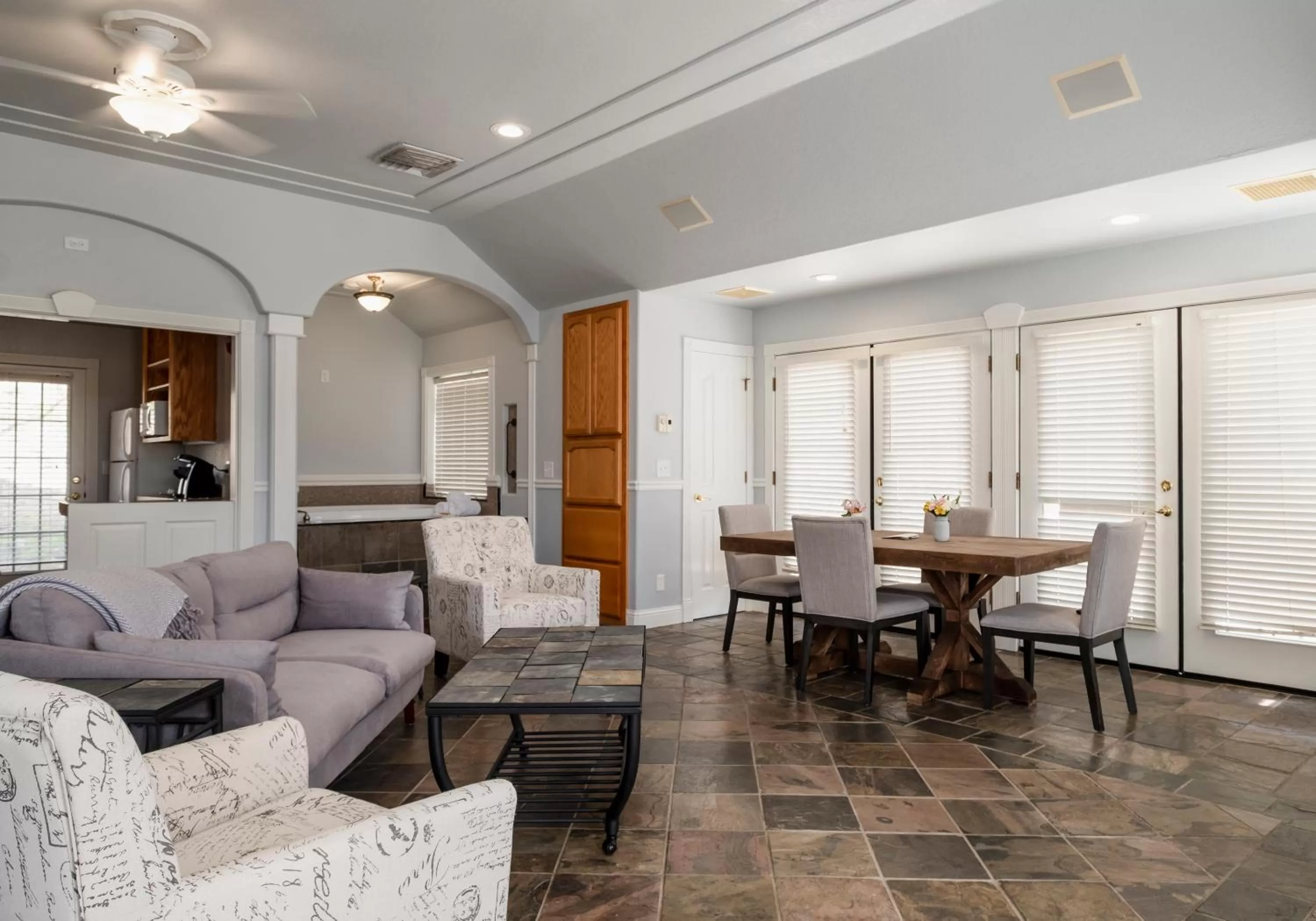 Natural landscape in Hounds Tooth Inn