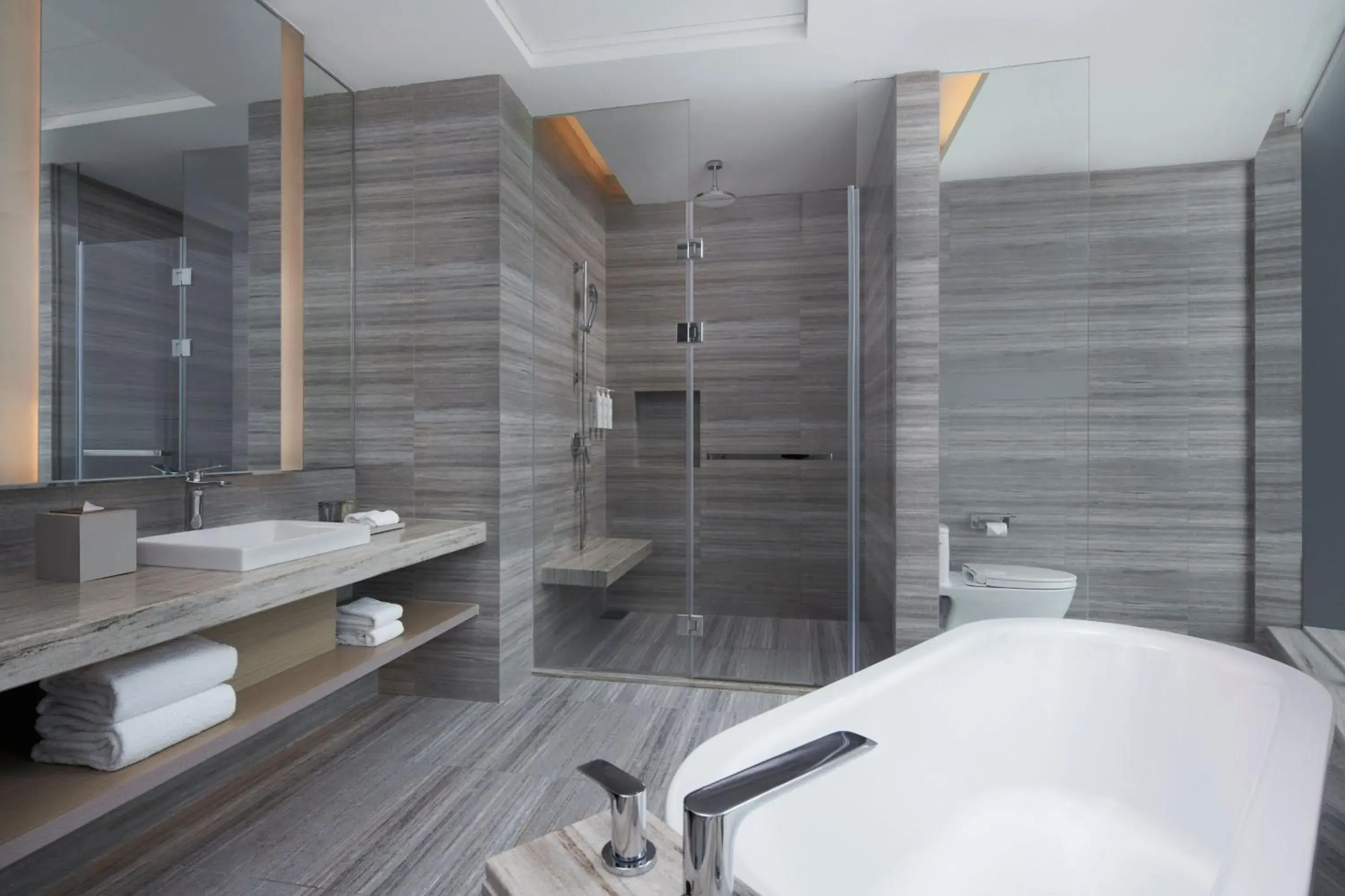 Bathroom in Courtyard by Marriott Hangzhou Xihu