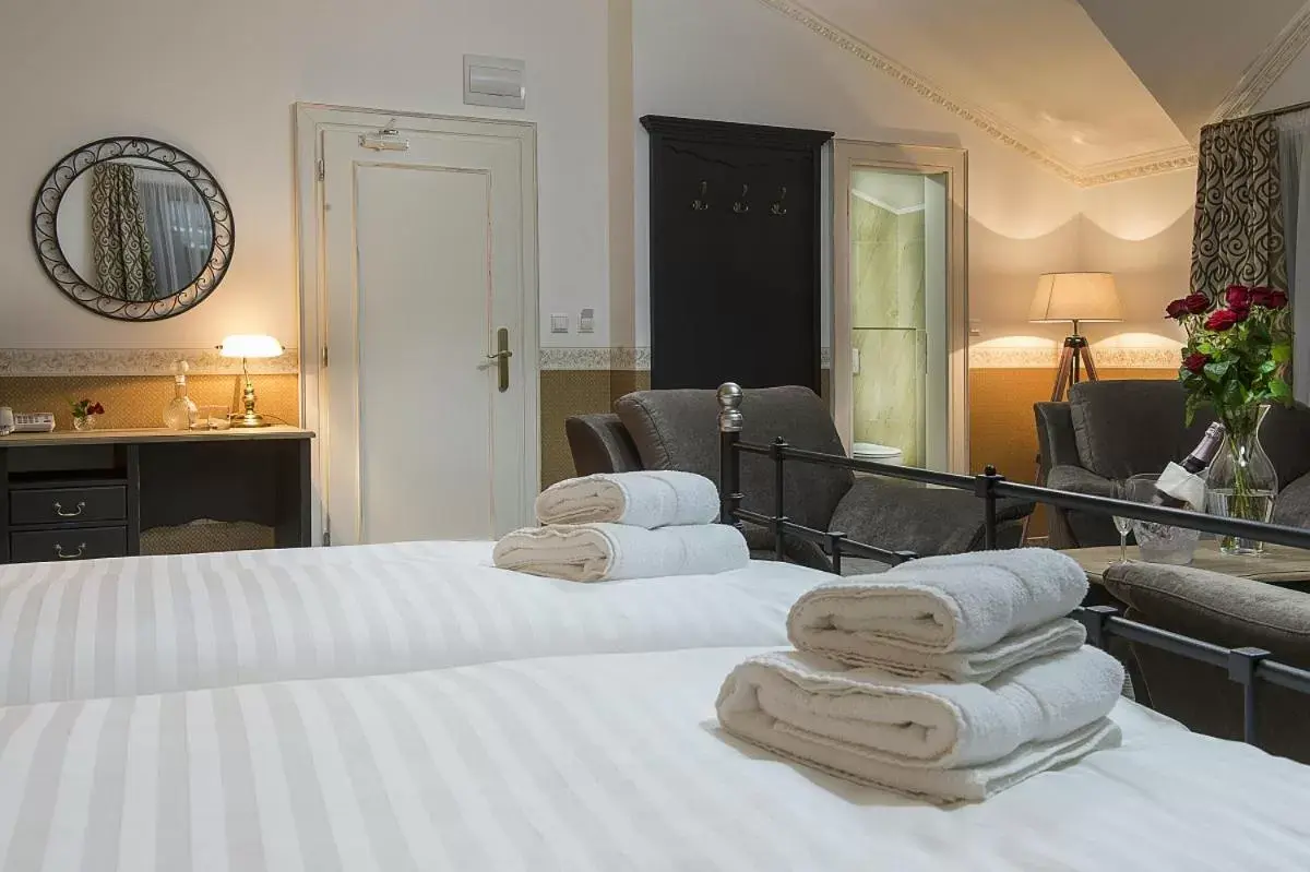 Deluxe Double Room with Balcony in Hotel Pod Bránou Deluxe Double Room with Balcony in Hotel Pod Bránou