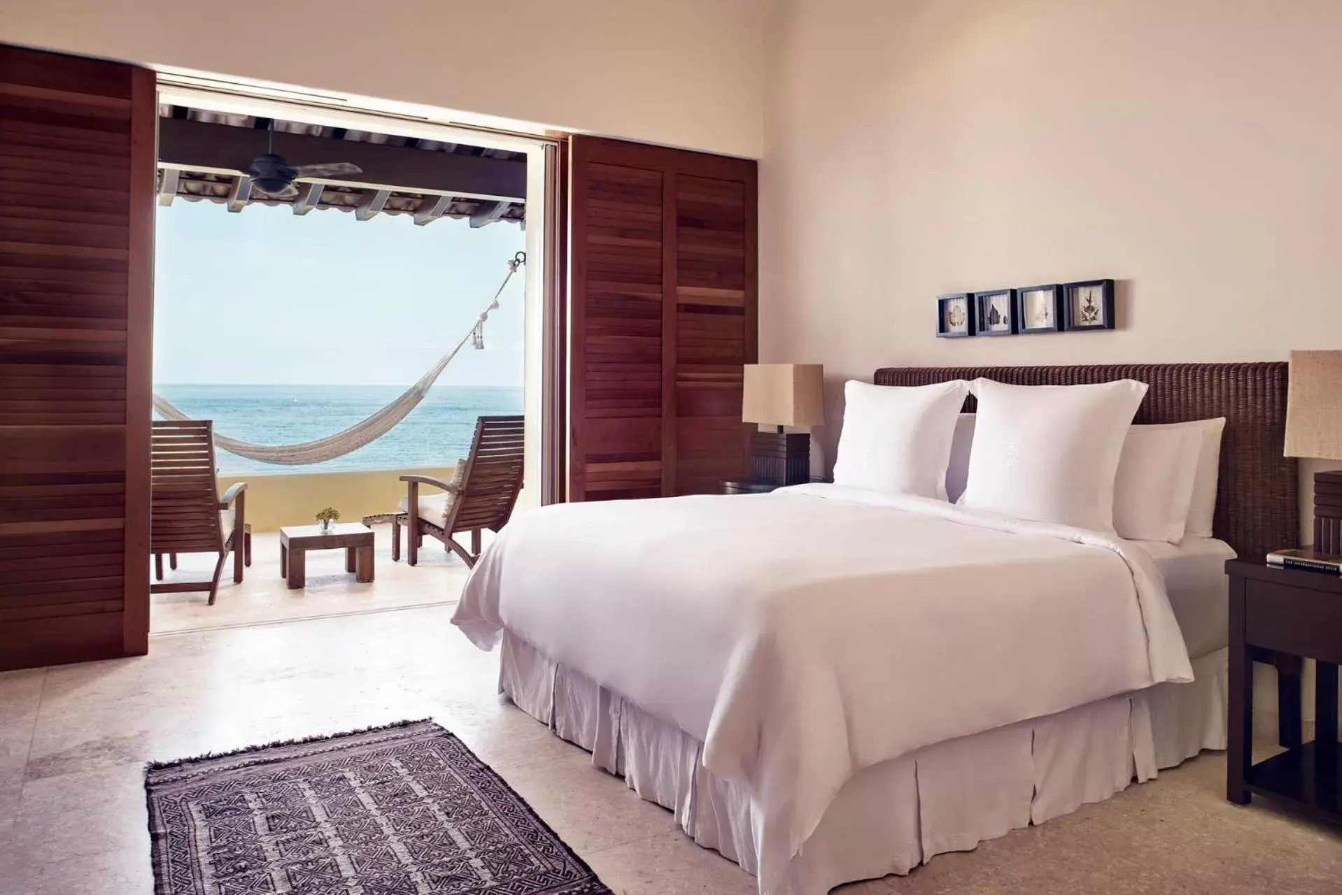 Bedroom, Bed in Four Seasons Resort Punta Mita