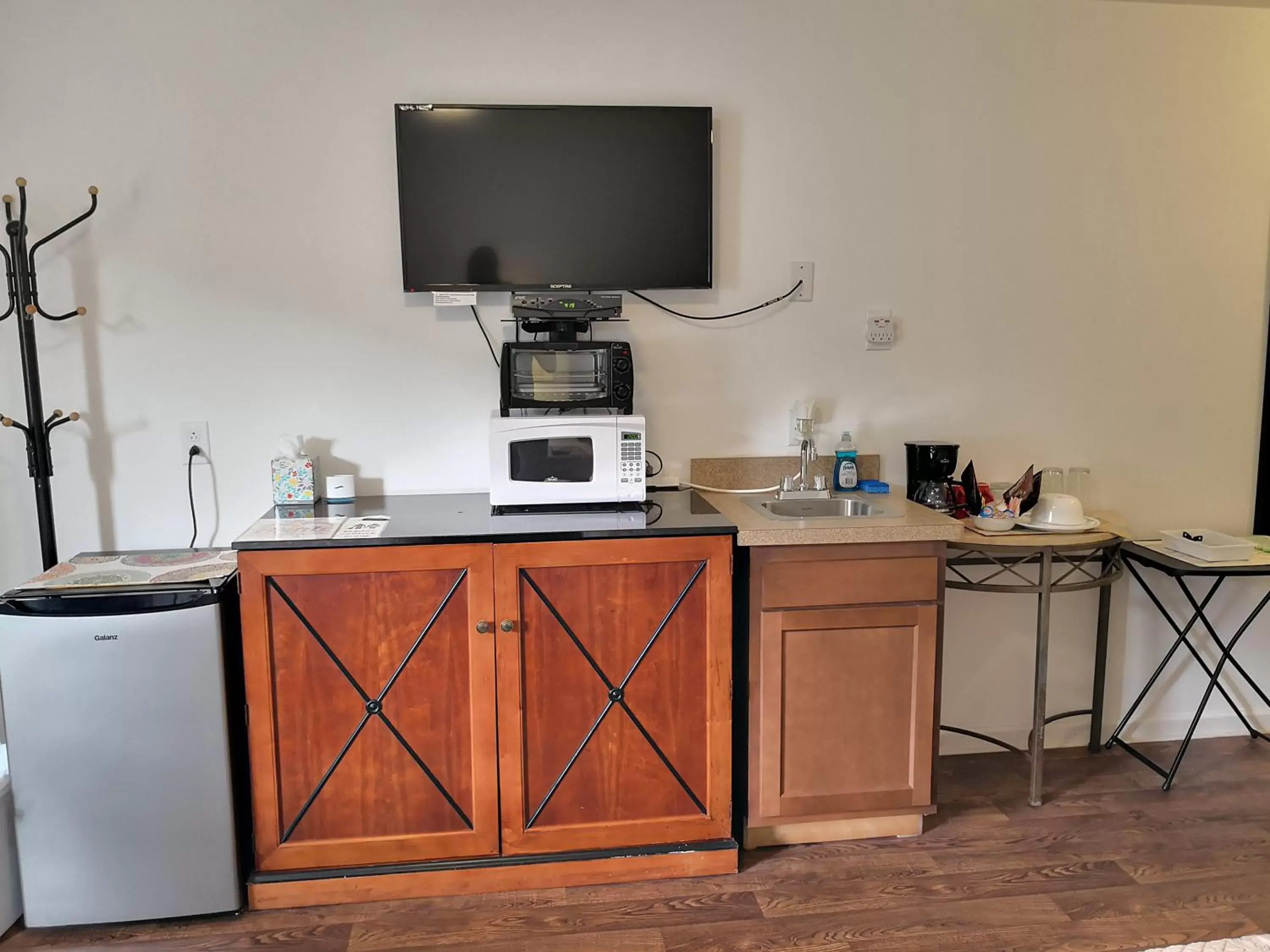 TV and multimedia, TV/Entertainment Center in Apple Inn and Suites Cooperstown Area