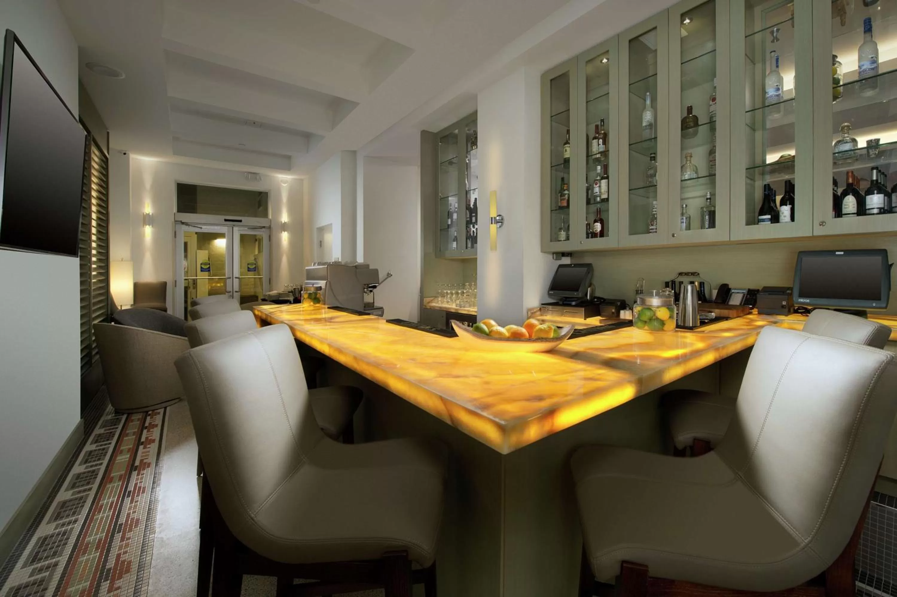 Lounge or bar in Hilton Garden Inn Miami South Beach