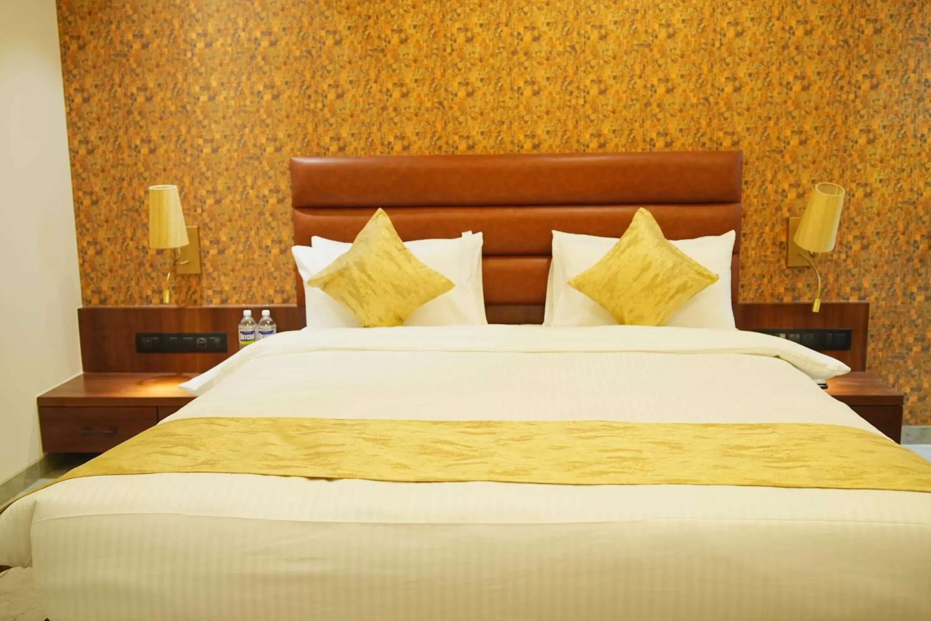 Bed in Four Petals Executive by LHMS Bed in Four Petals Executive by LHMS