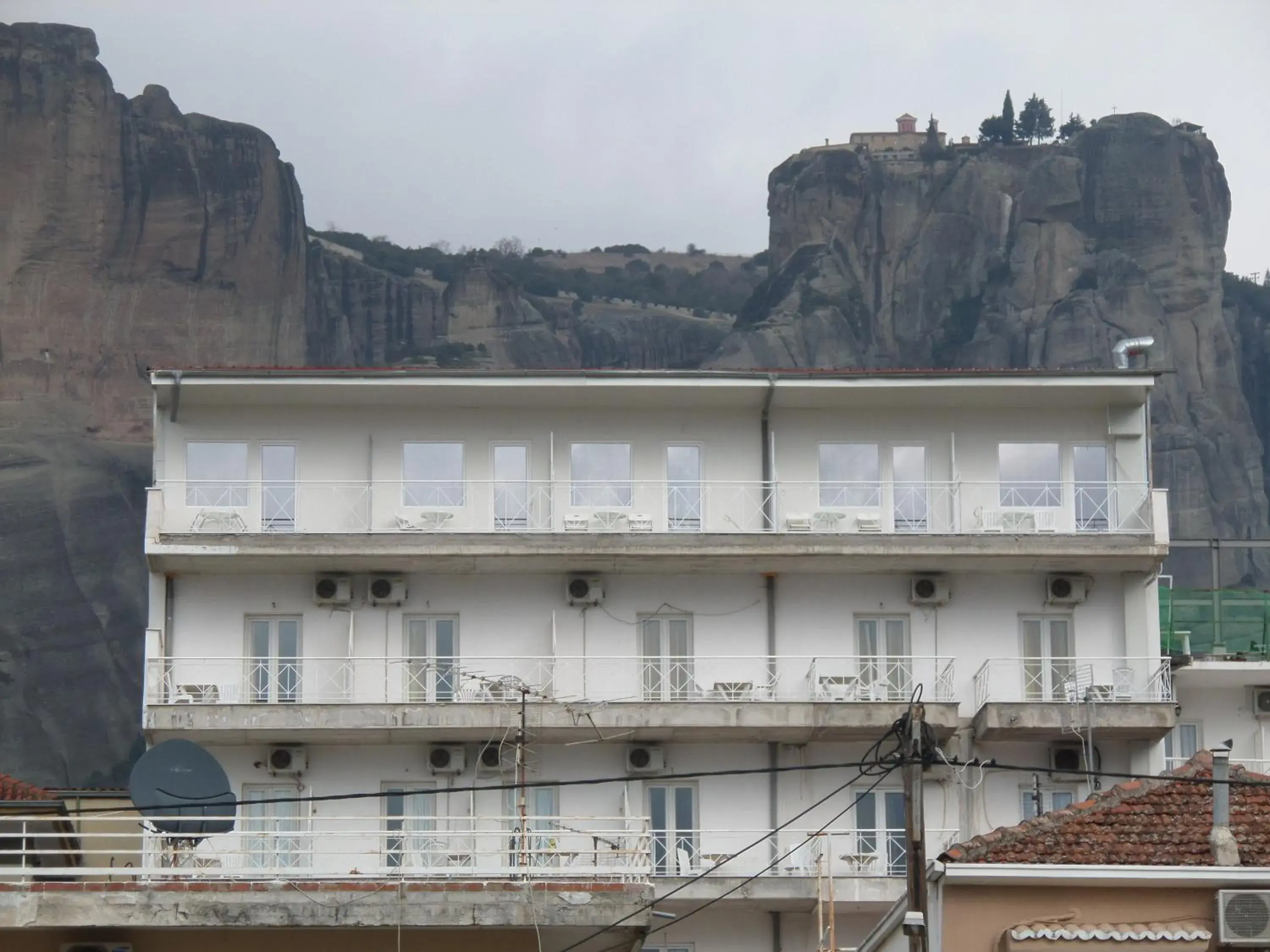 Property building in Hotel Kosta Famissi Property building in Hotel Kosta Famissi