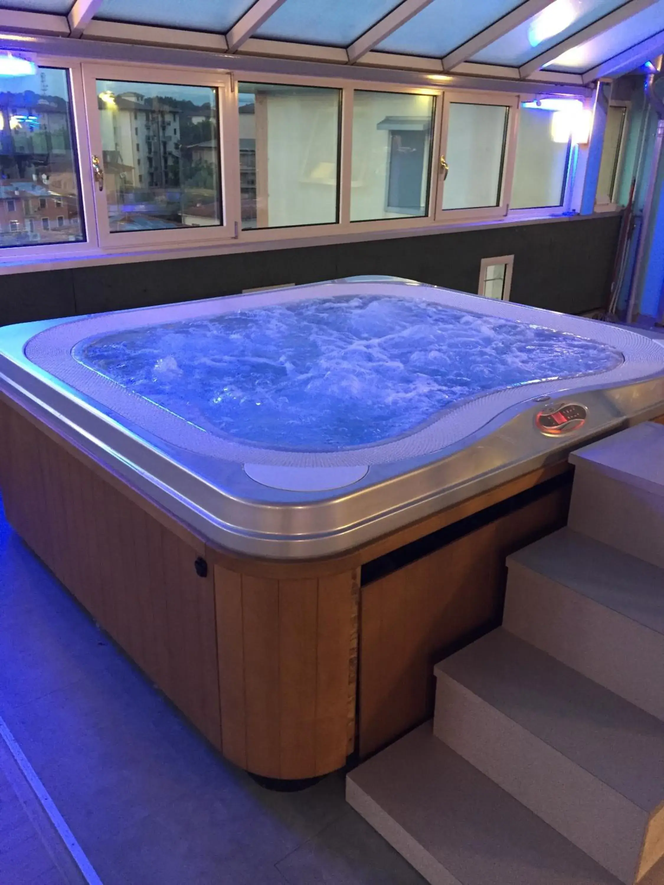 Hot Tub in Hotel Verdi