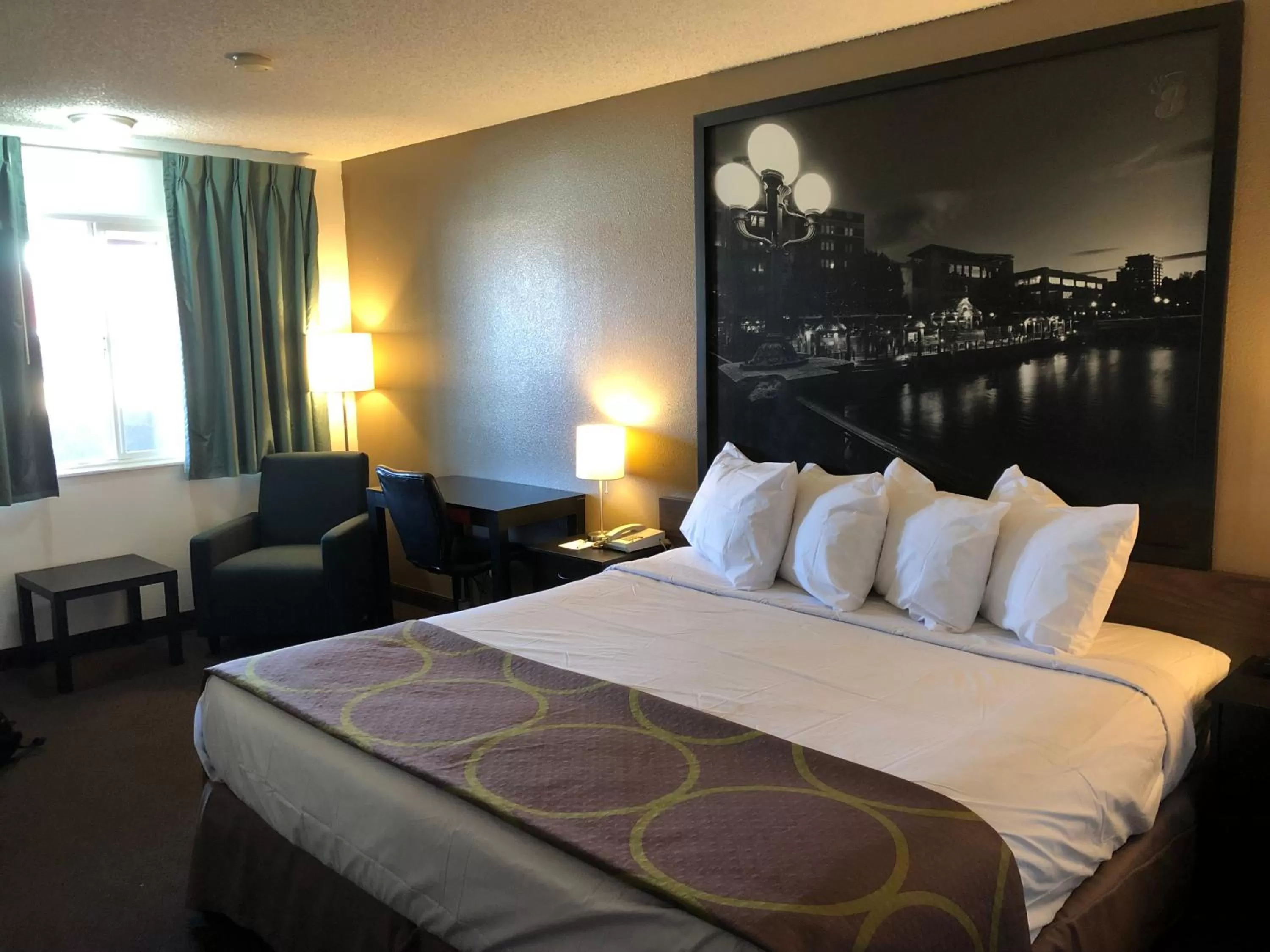 Bedroom, Bed in Super 8 by Wyndham Fernley