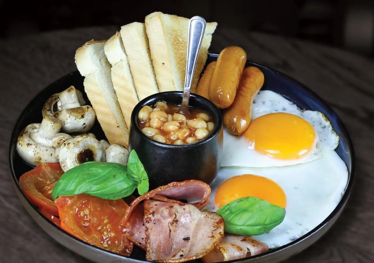 Restaurant/places to eat in Royal Court Legerova