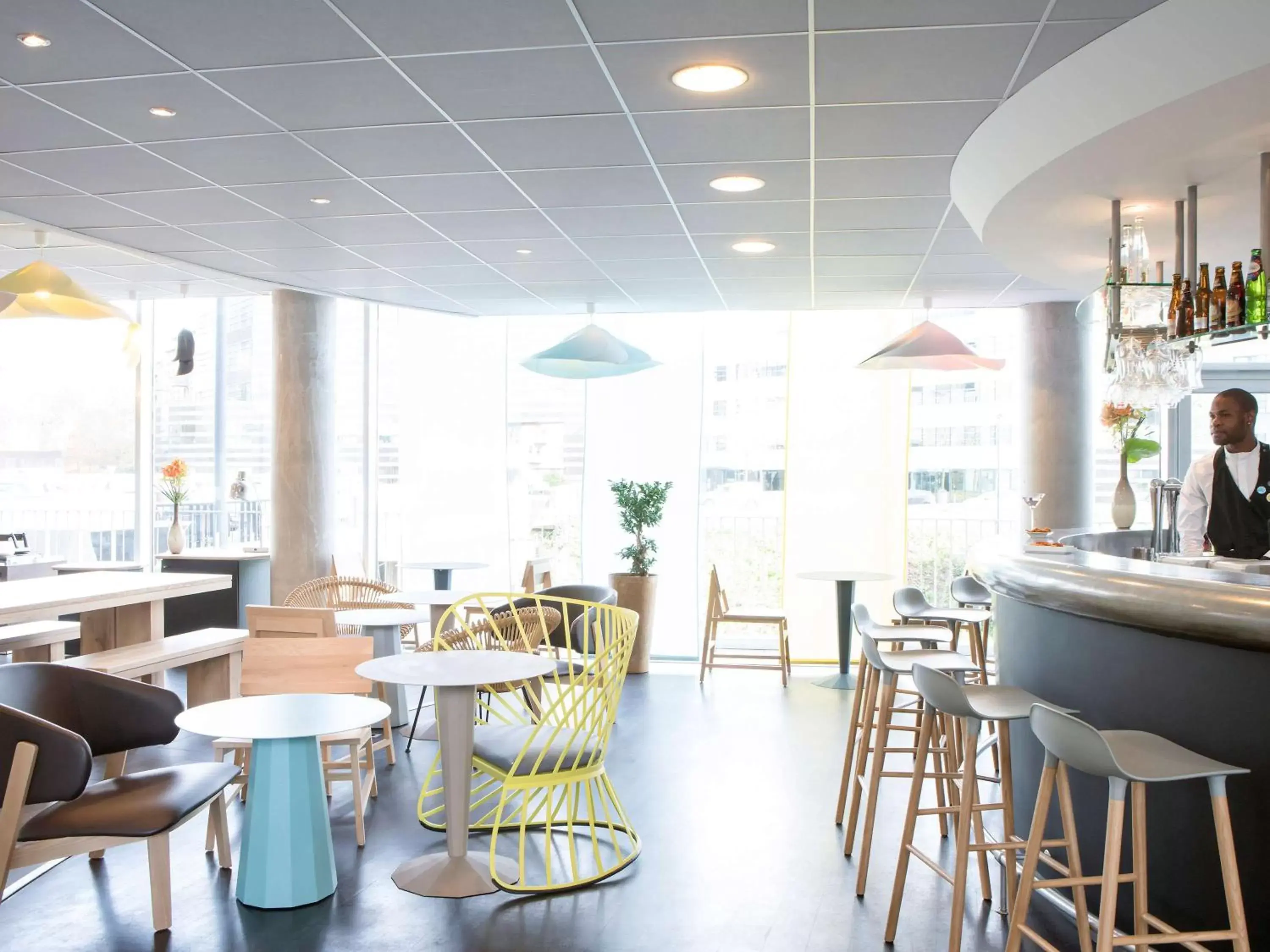 Property building, Restaurant/Places to Eat in Novotel Suites Lille Europe