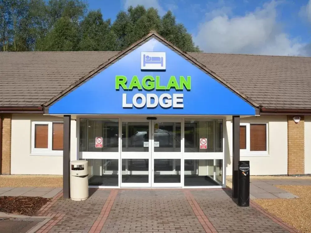 Property building in Raglan Lodge
